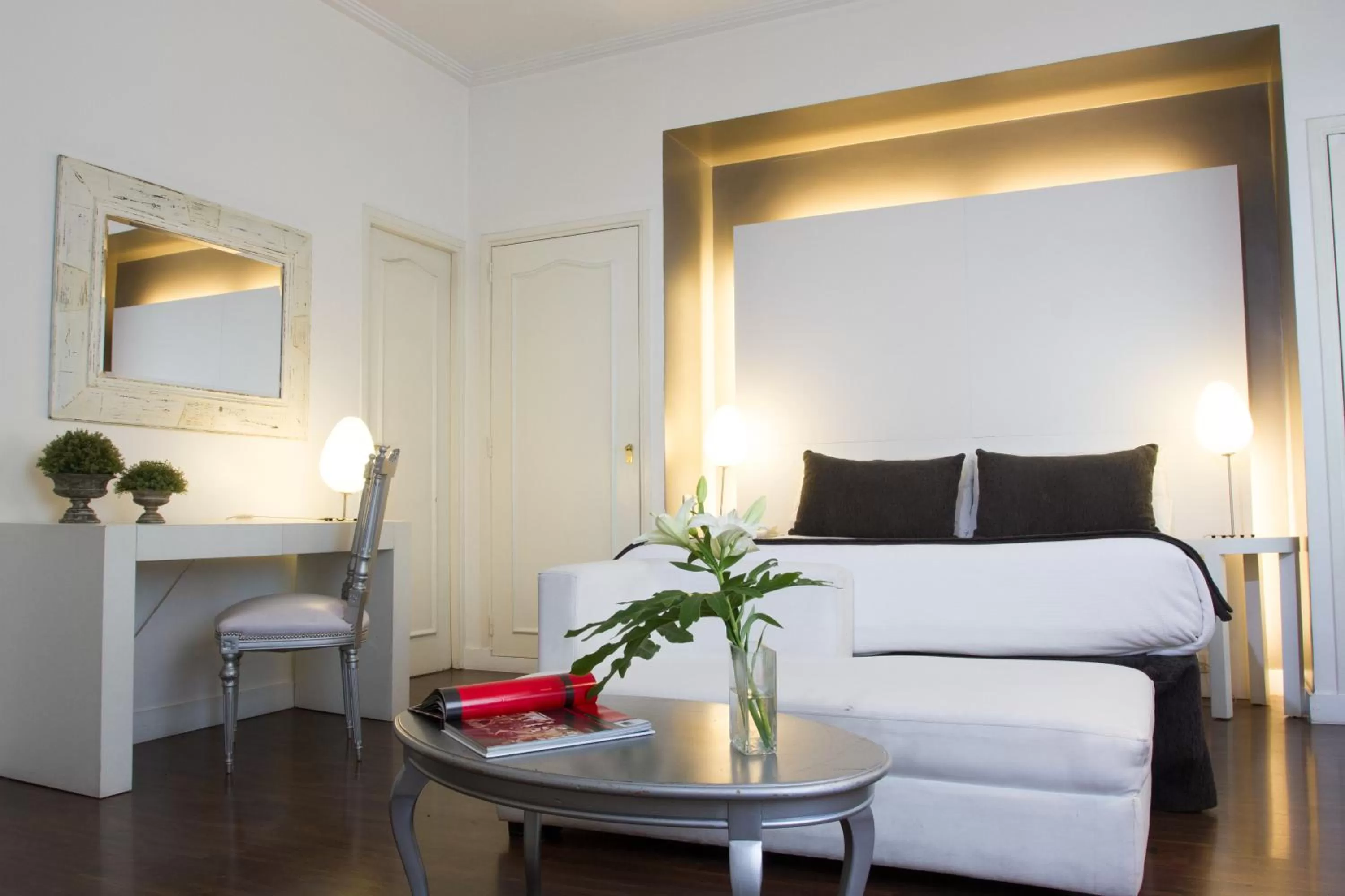 Photo of the whole room, Bed in Le Cinque Lusso Recoleta