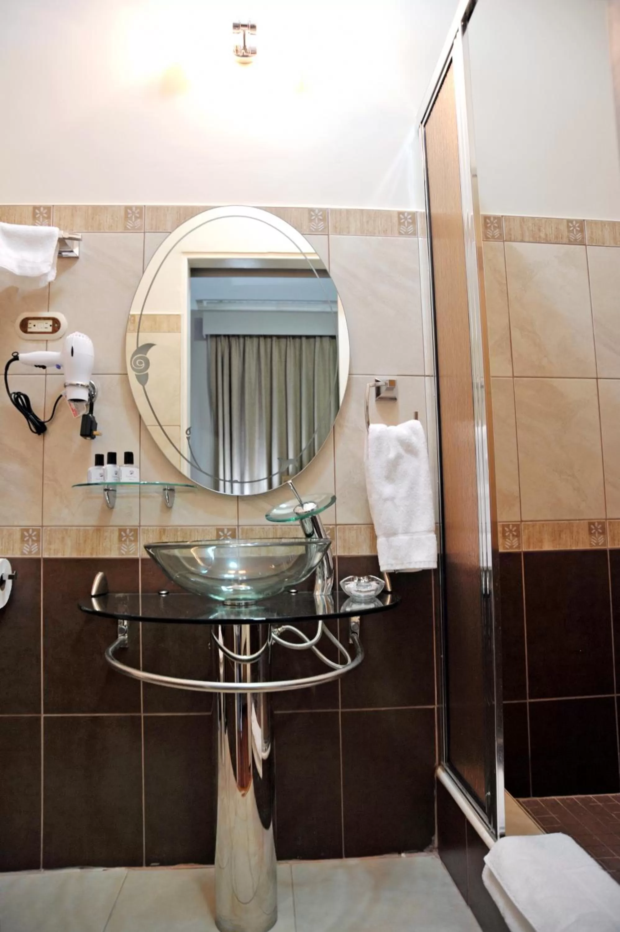 Culture Crossroads Inn