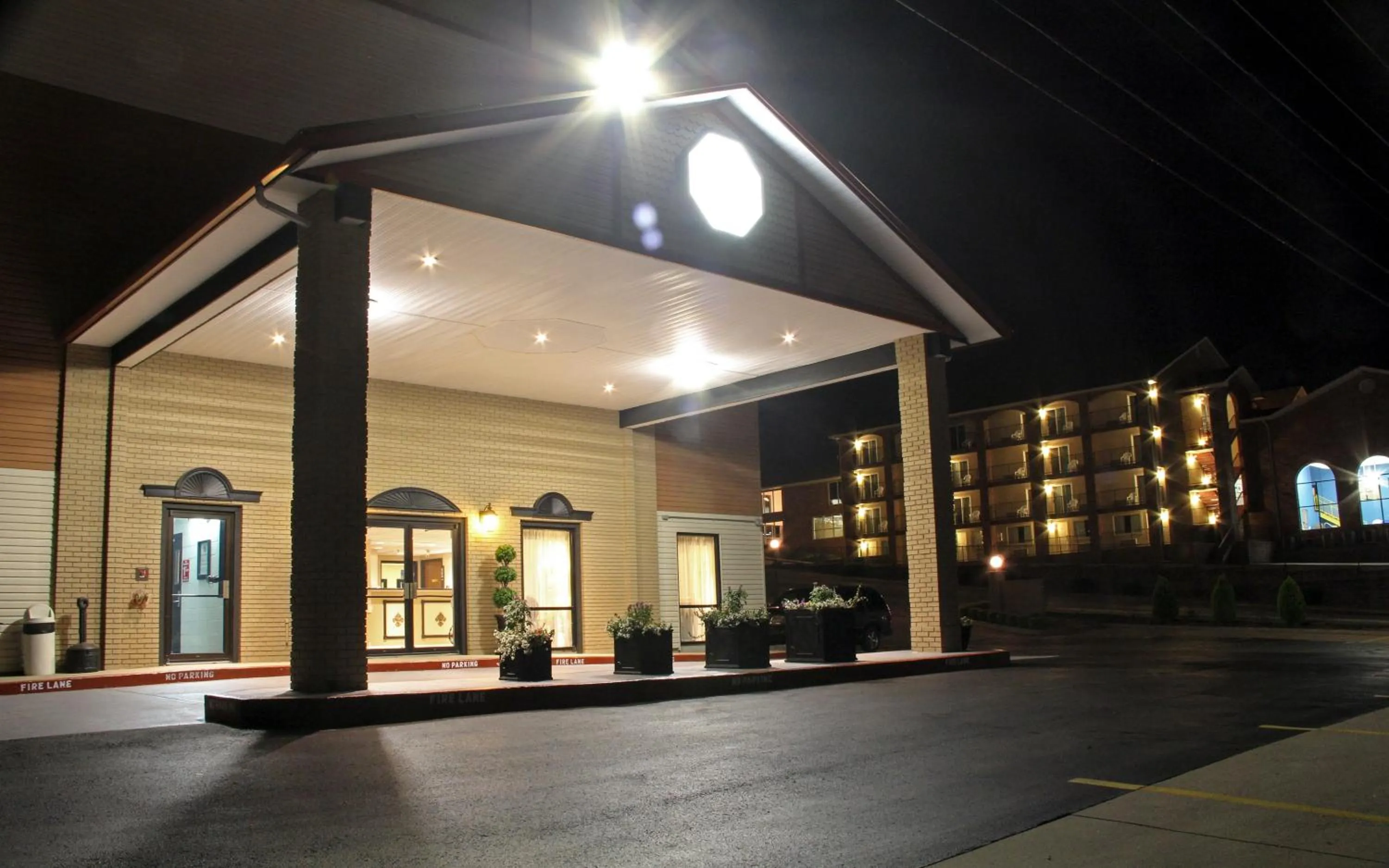 Facade/entrance in Grand View Inn & Suites