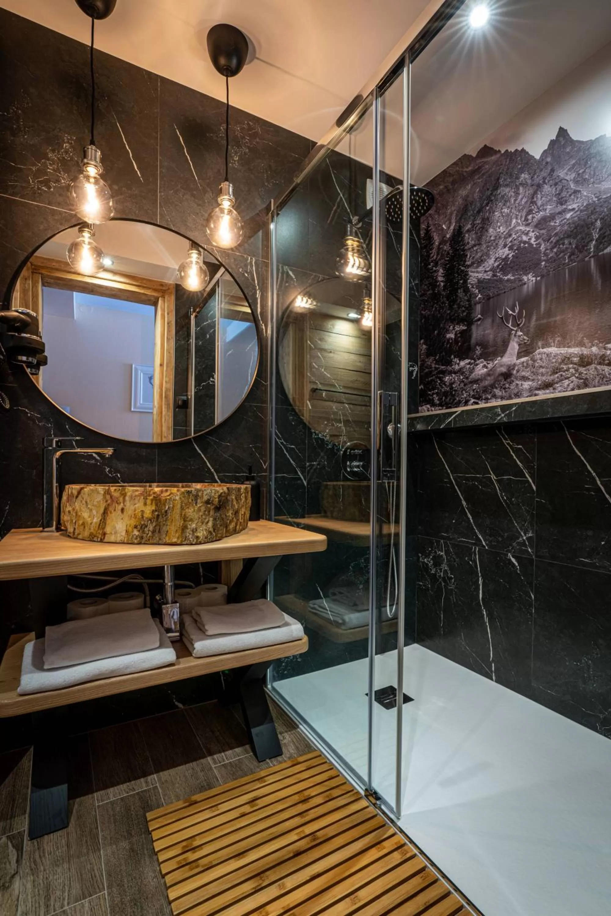 Shower in Liberta INN - Pokoje Gościnne