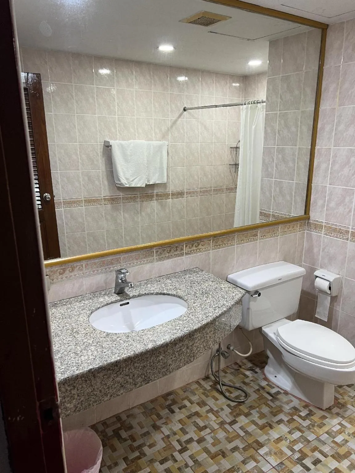 Shower in Mall Suites Hotel