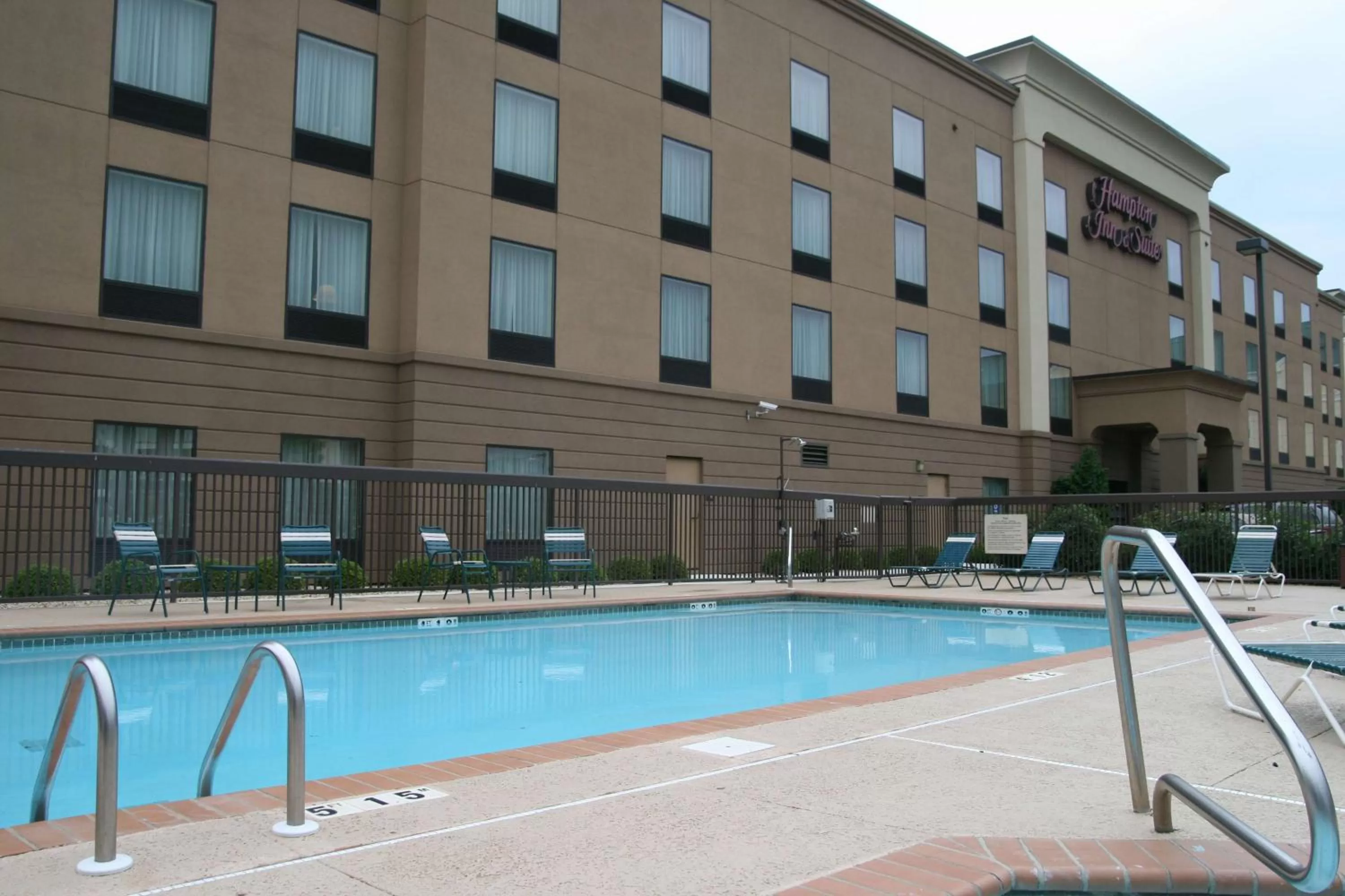 Pool view in Hampton Inn & Suites Oxford-Anniston