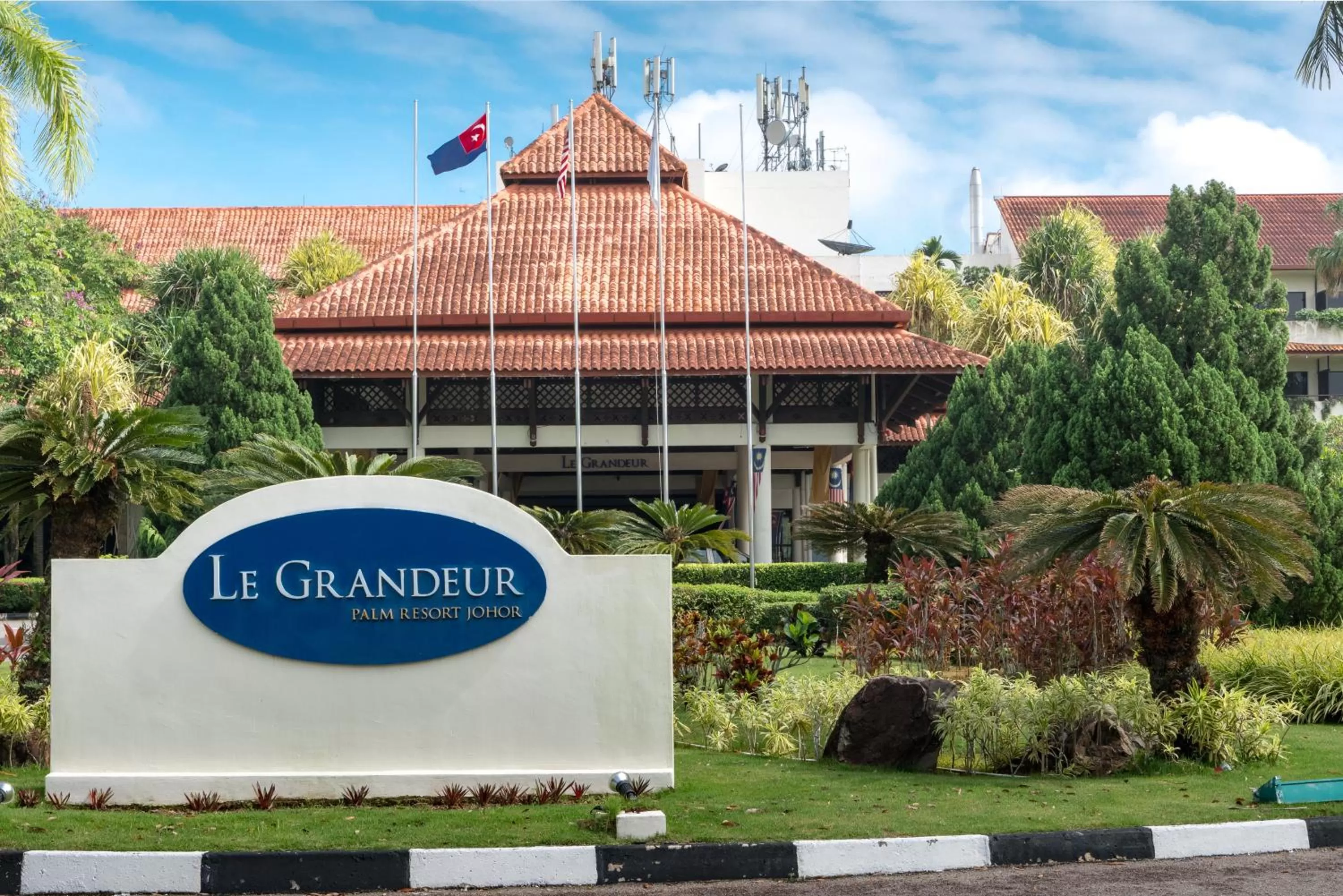 Facade/entrance in Le Grandeur Palm Resort Johor