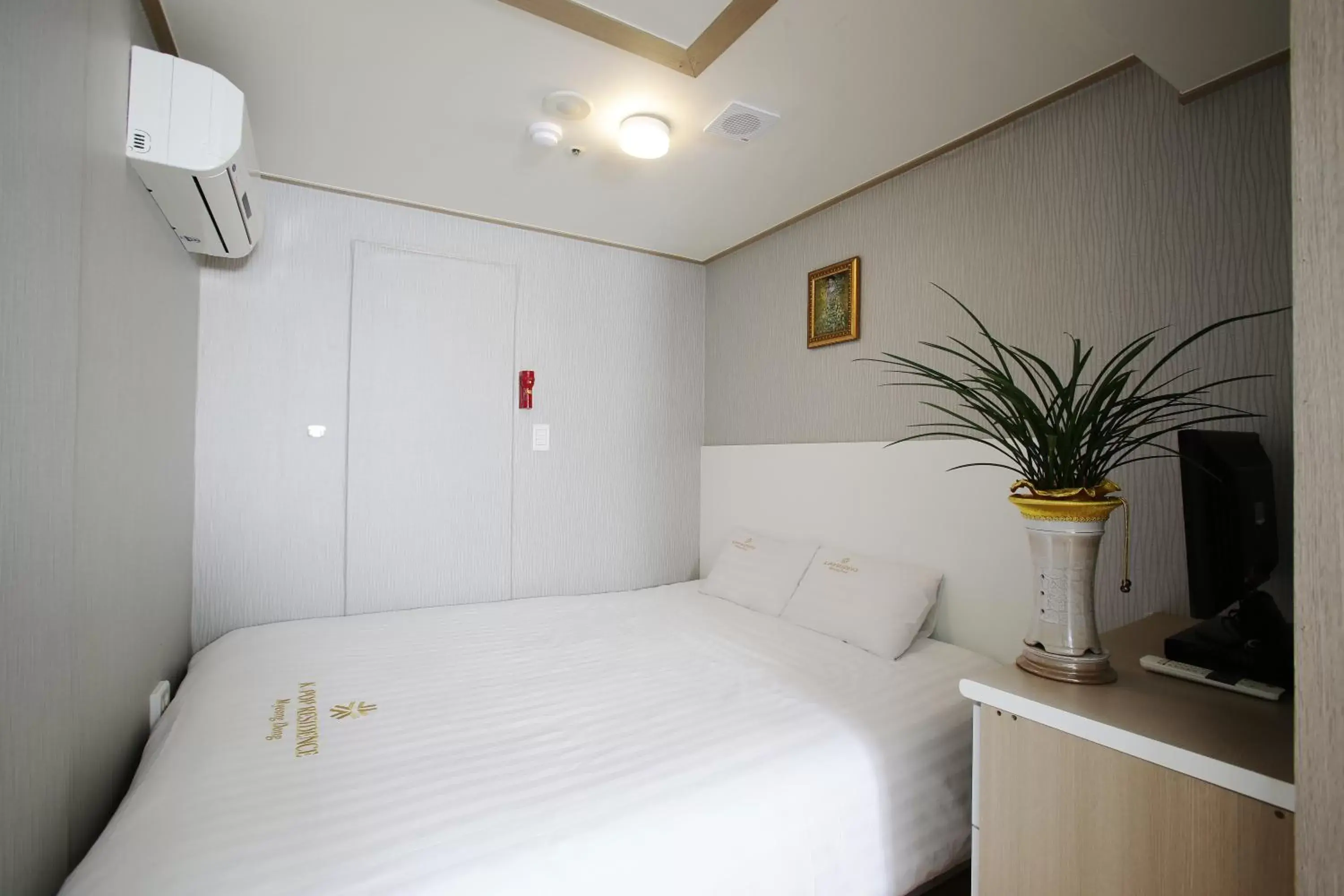 Double Room in K-POP Residence Myeongdong 1 Double Room in K-POP Residence Myeongdong 1