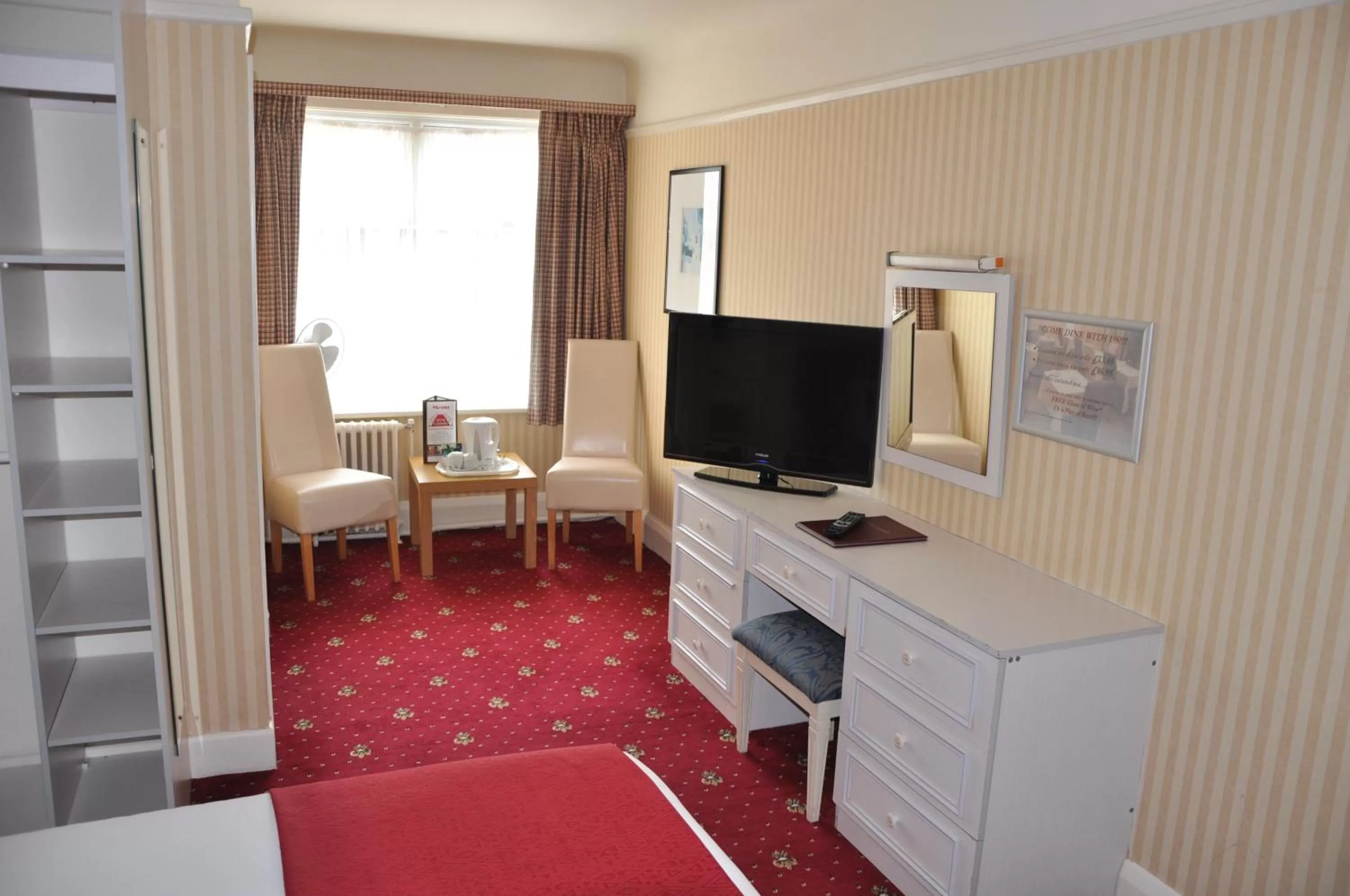 Photo of the whole room in Hotel Celebrity Bournemouth East Cliff by Villare hotels