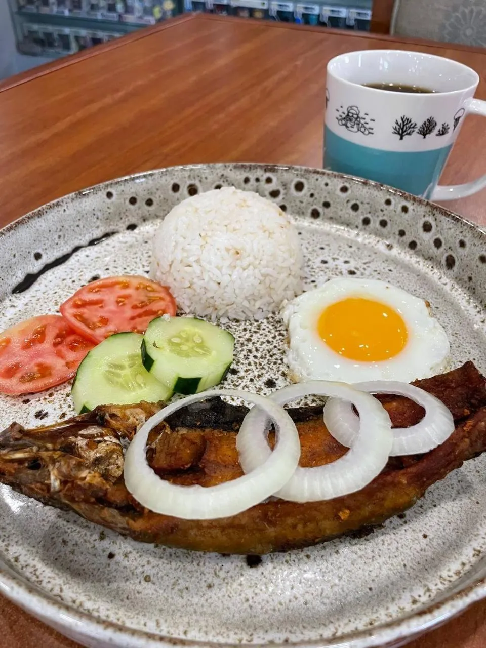 Restaurant/places to eat in The Golden Pine Hotel