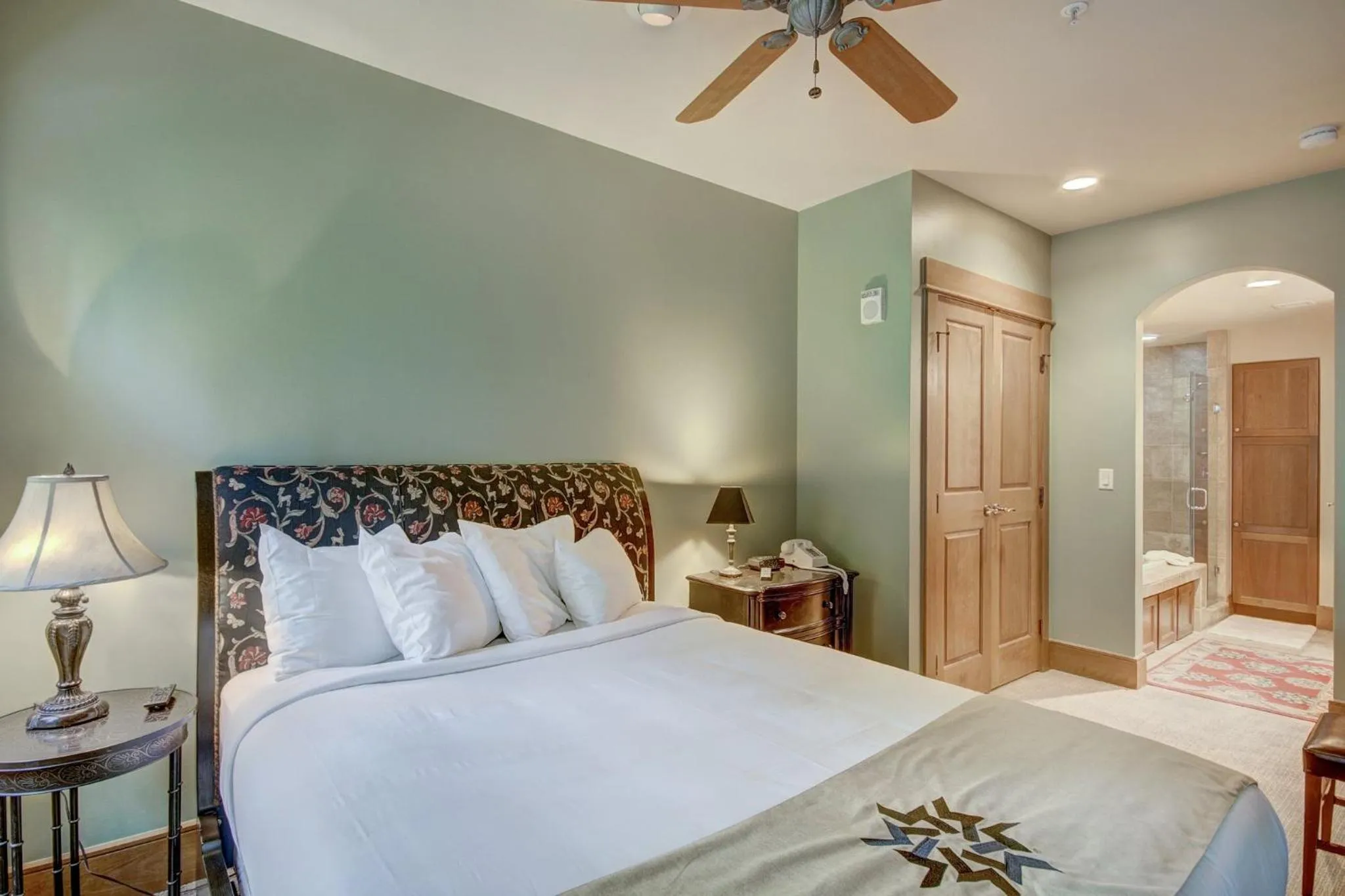 Photo of the whole room, Bed in Timbers & Lone Eagle by Keystone Resort