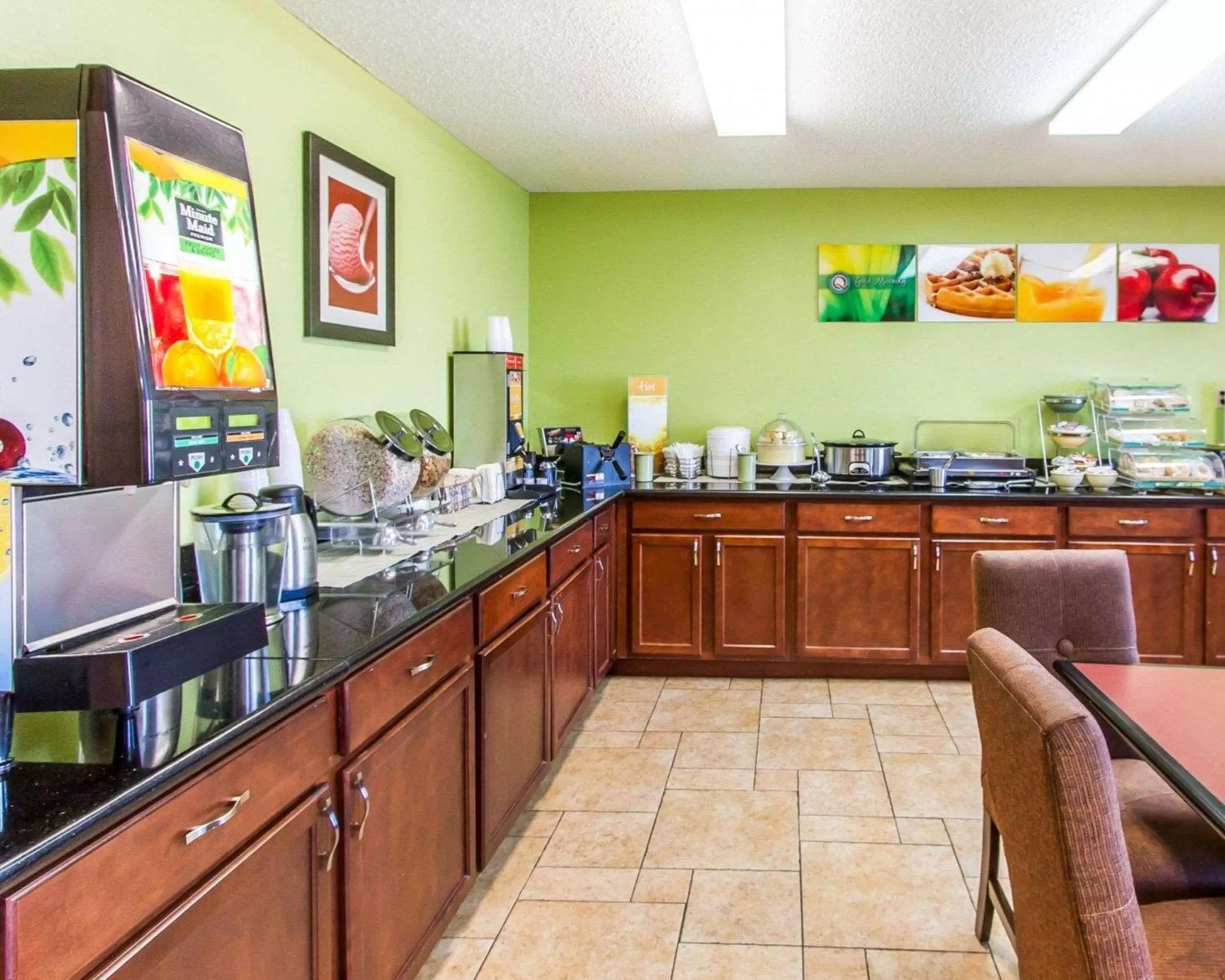 Restaurant/places to eat in Quality Inn & Suites Ottumwa North