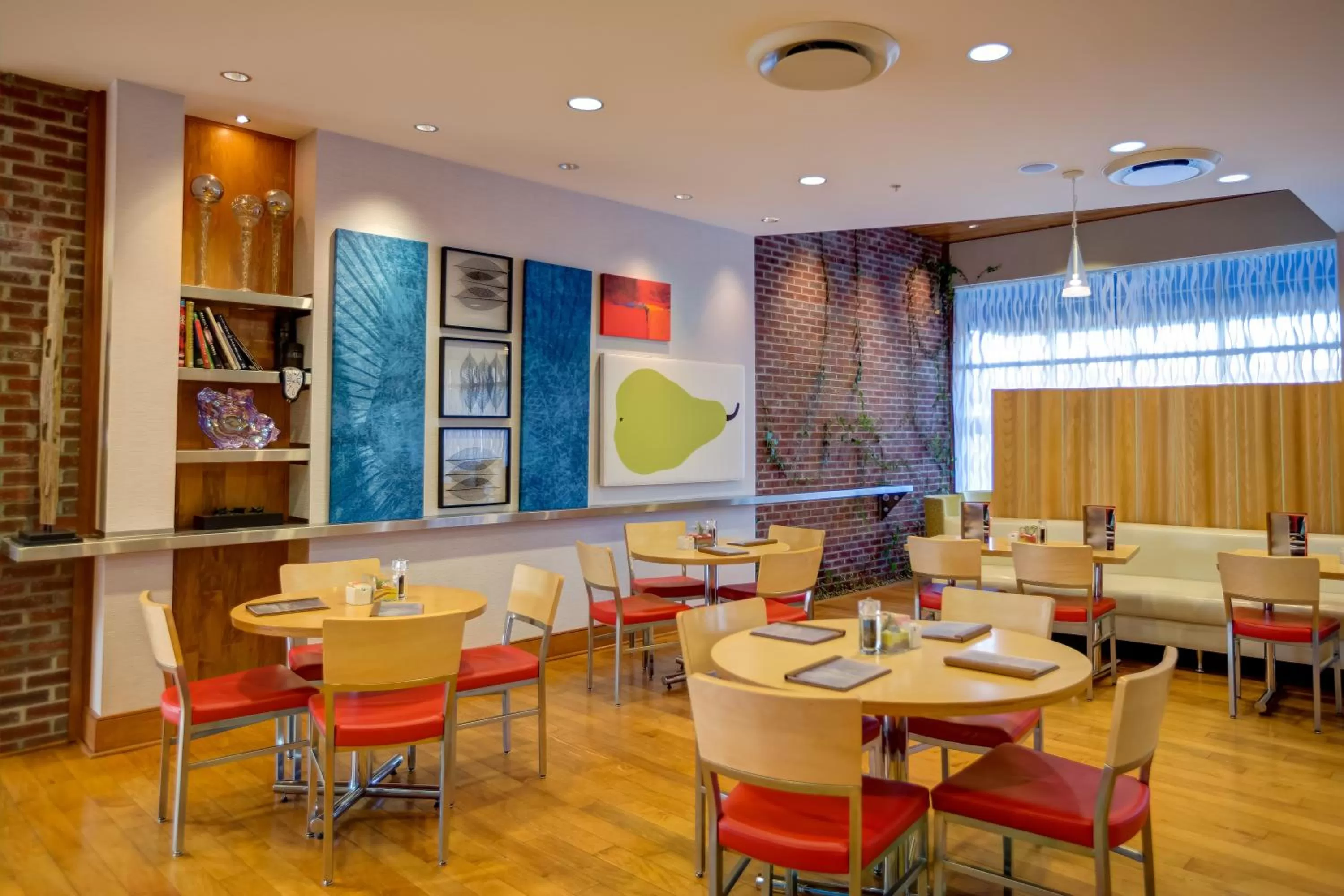 Breakfast in Hotel Indigo Columbus Architectural Center by IHG