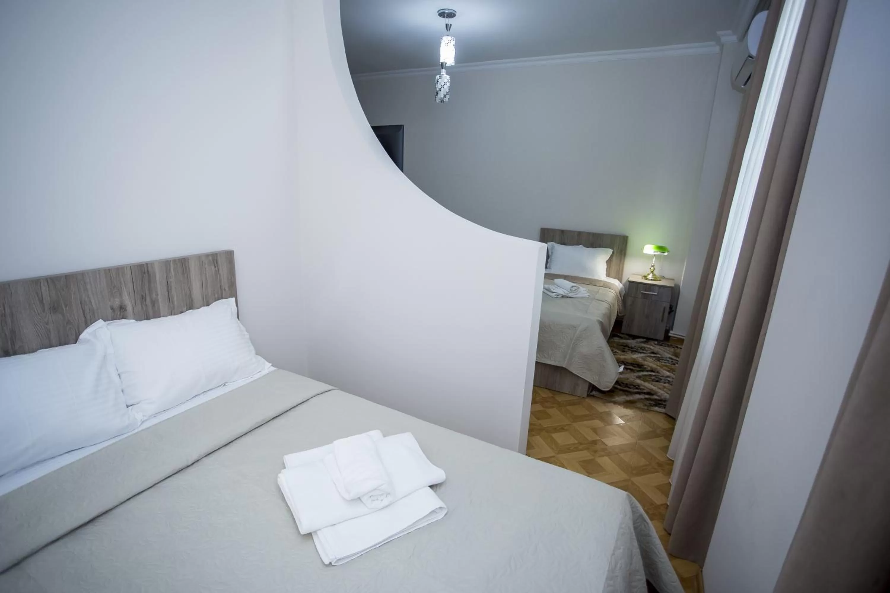 Bedroom, Bed in Hotel Garanti