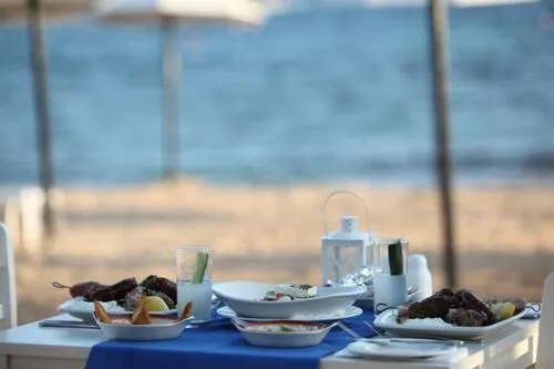 Restaurant/places to eat in Dome Beach Marina Hotel & Resort