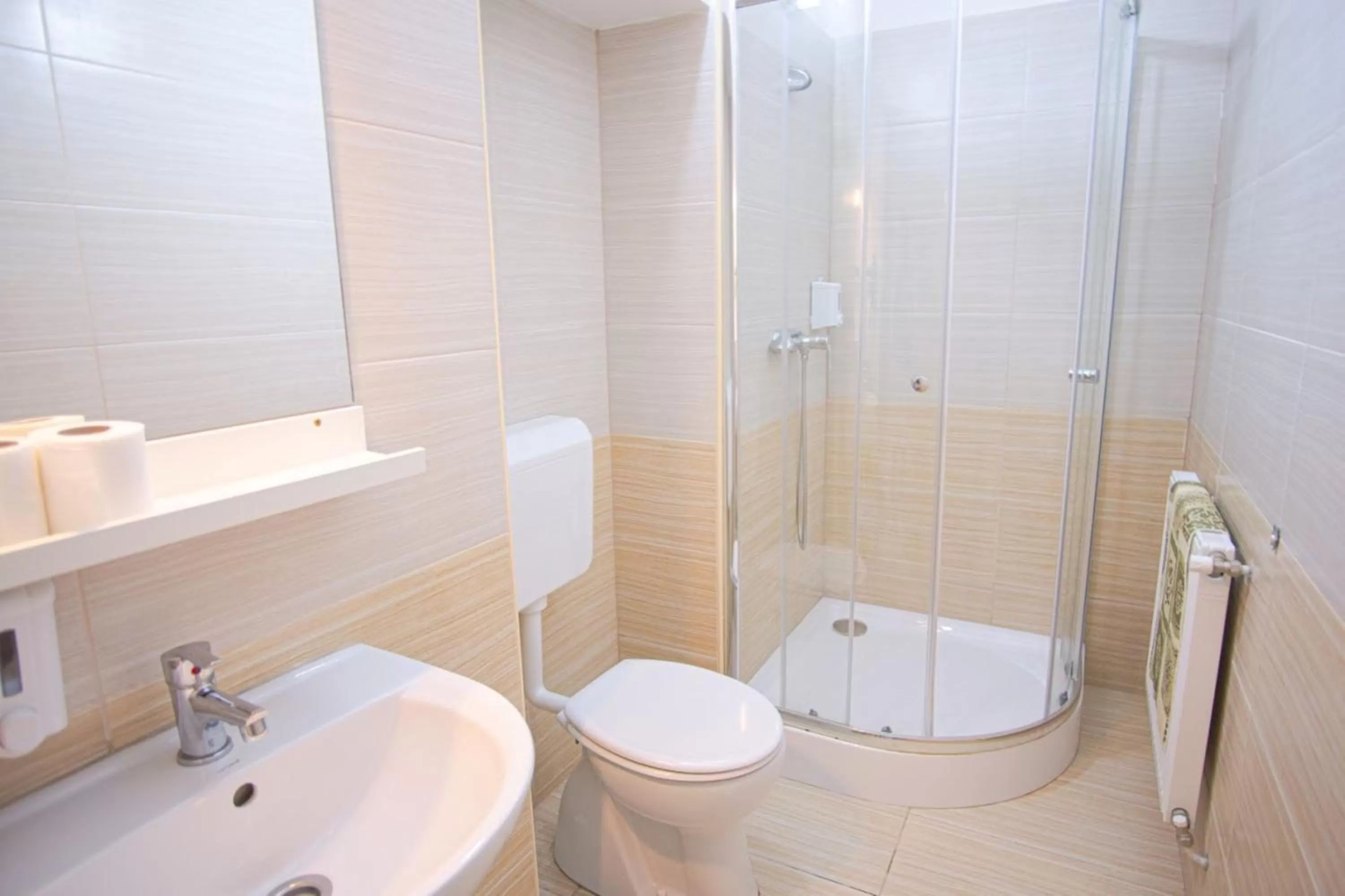 Bathroom in Easy Star Hotel