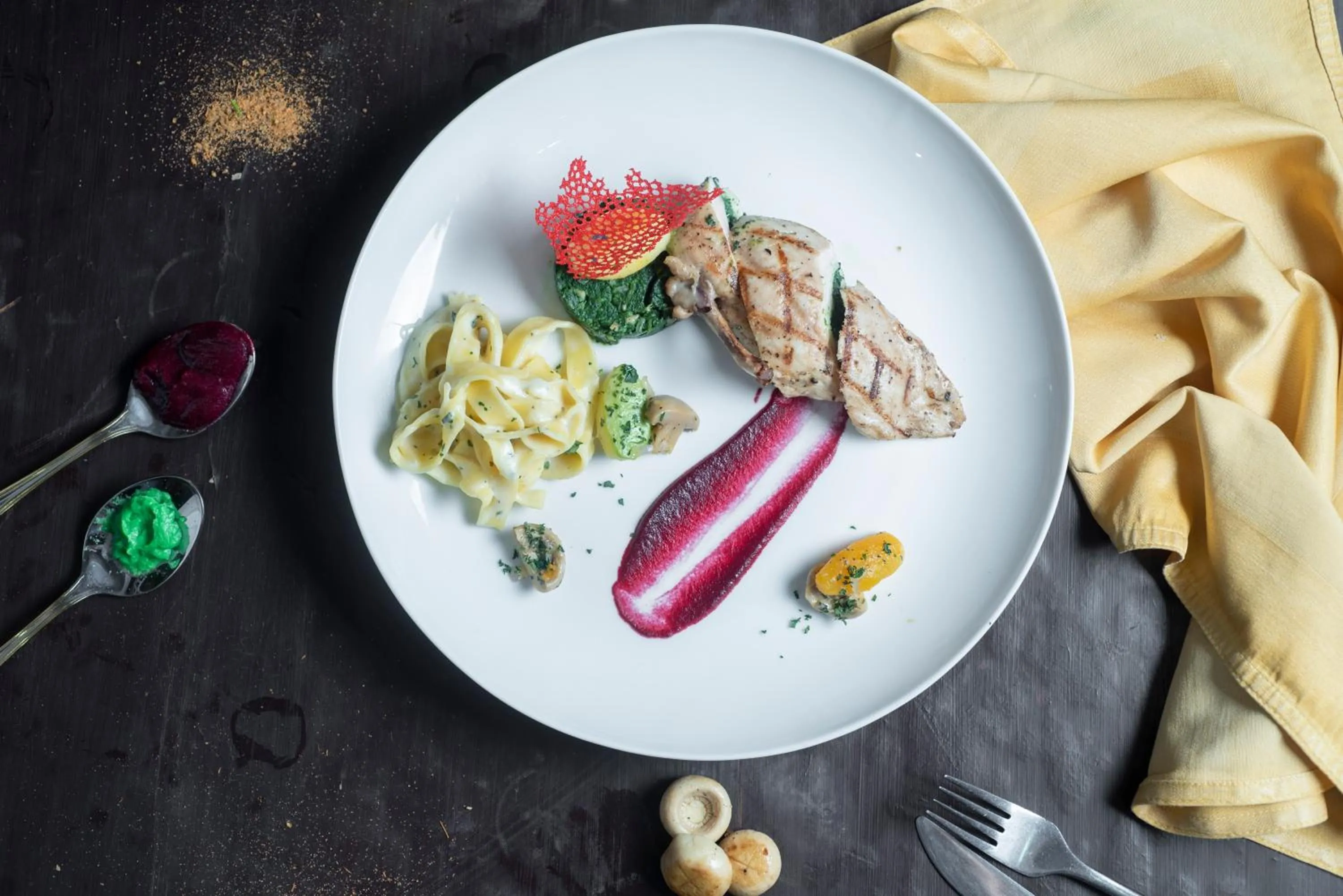 Restaurant/places to eat in Pearl Continental Hotel, Bhurban