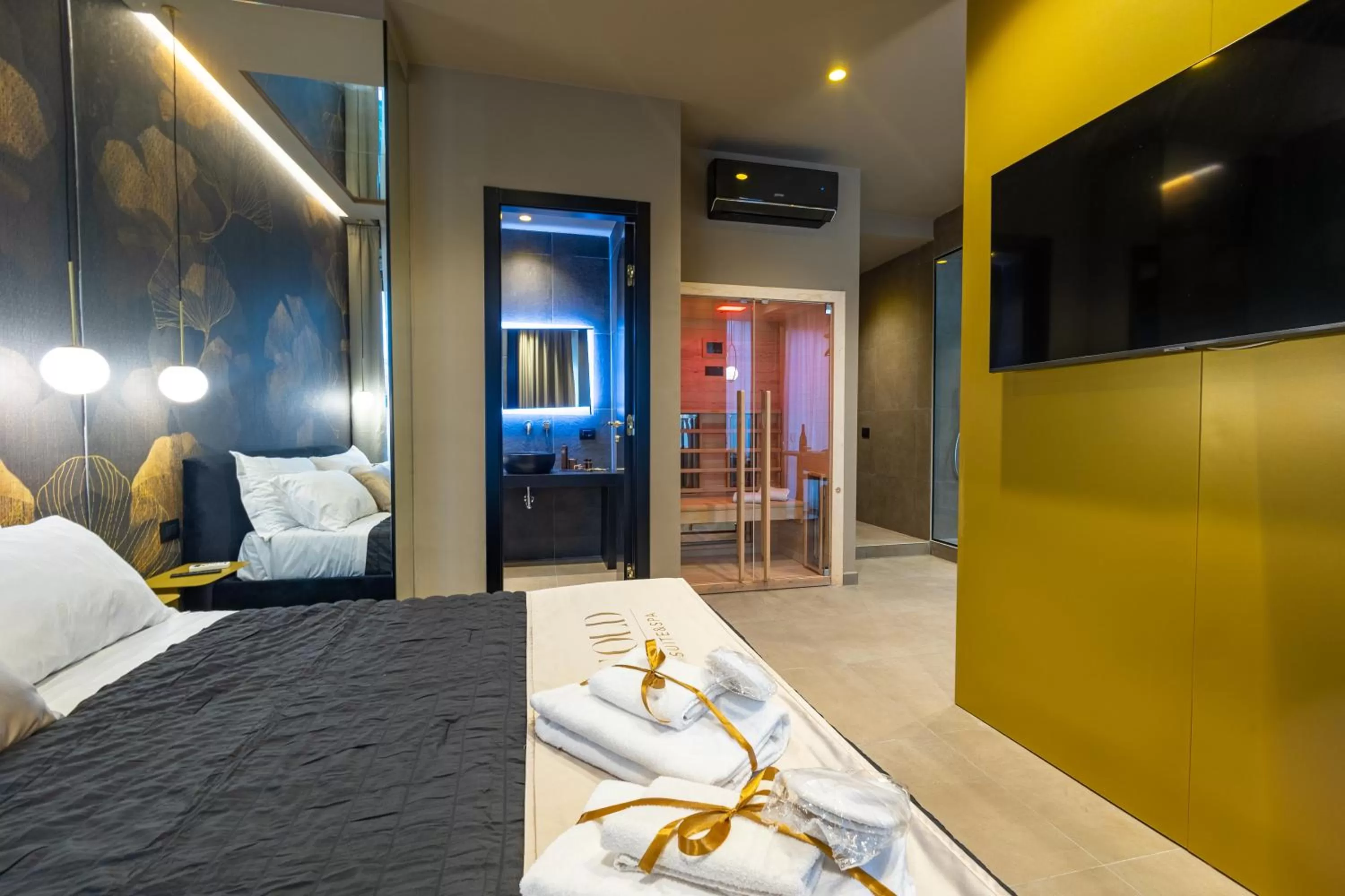 Bed in GOLD SUITE&SPA