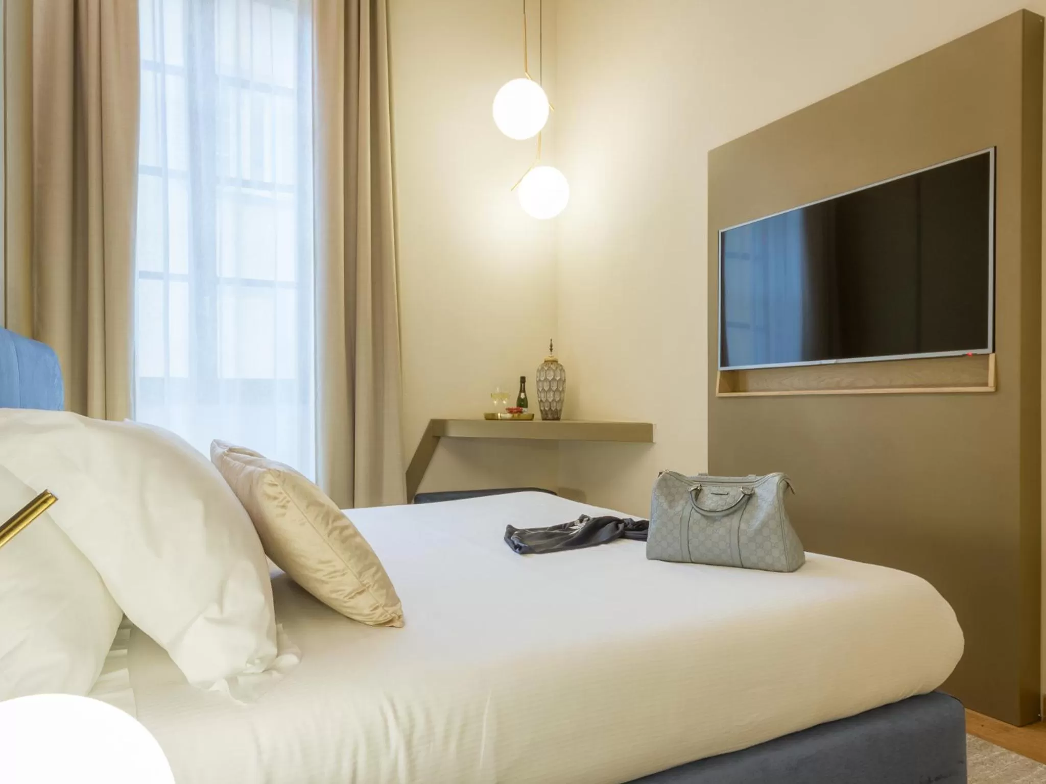 Bed in Renascentia in Florence - Adults Only