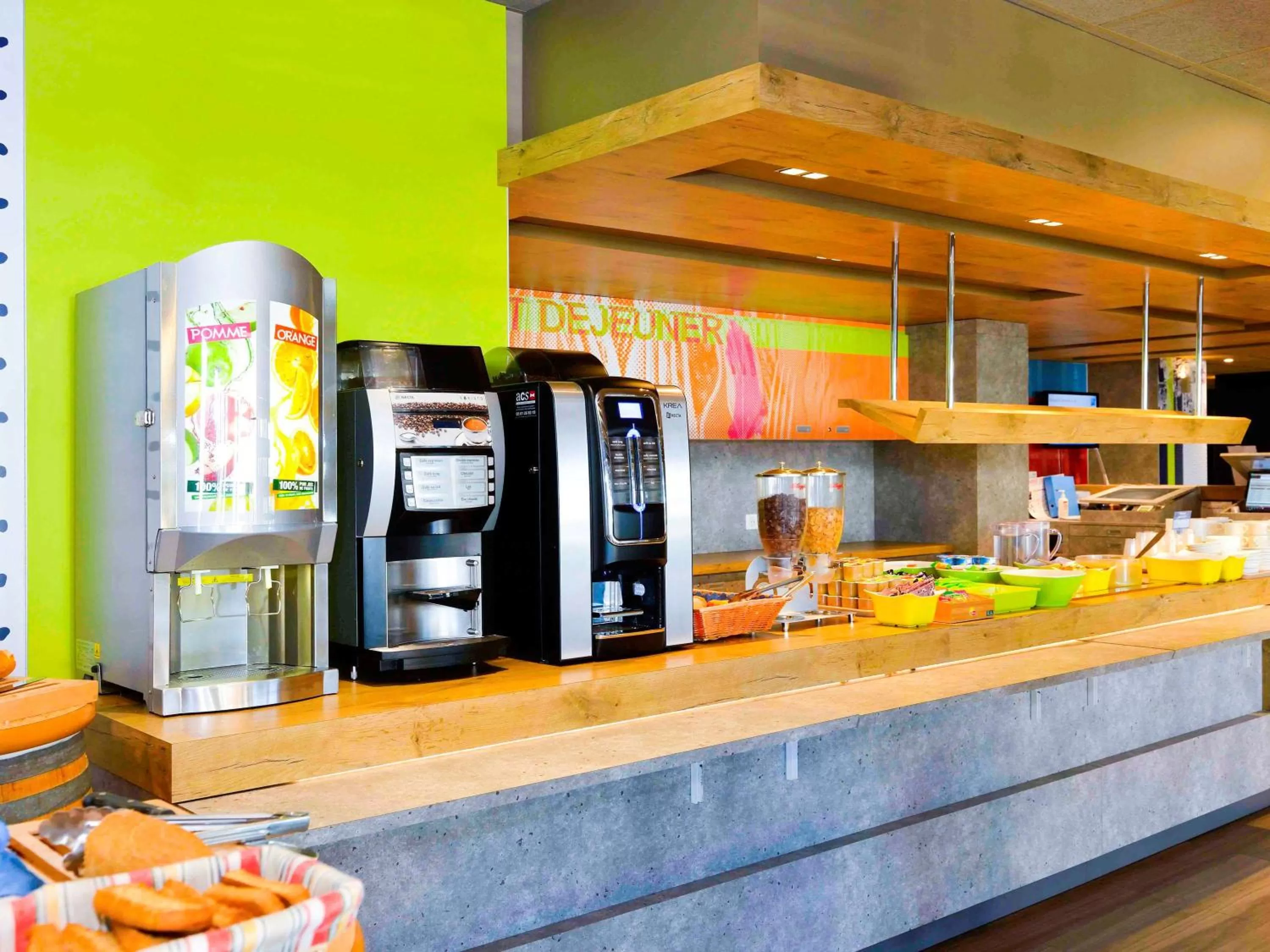 Restaurant/places to eat in ibis budget Bordeaux Lac