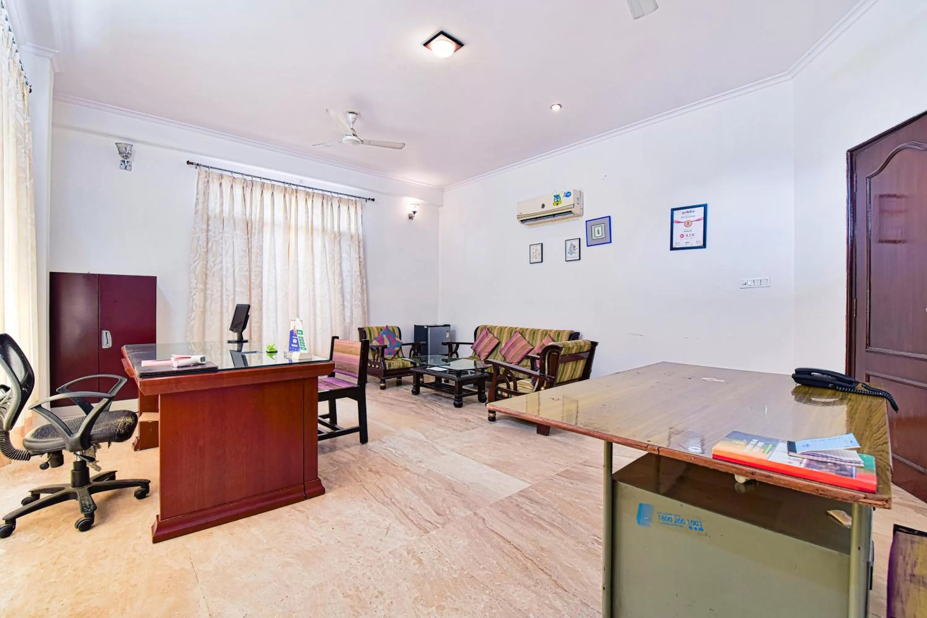 Meeting/conference room in FabHotel Gitanjali