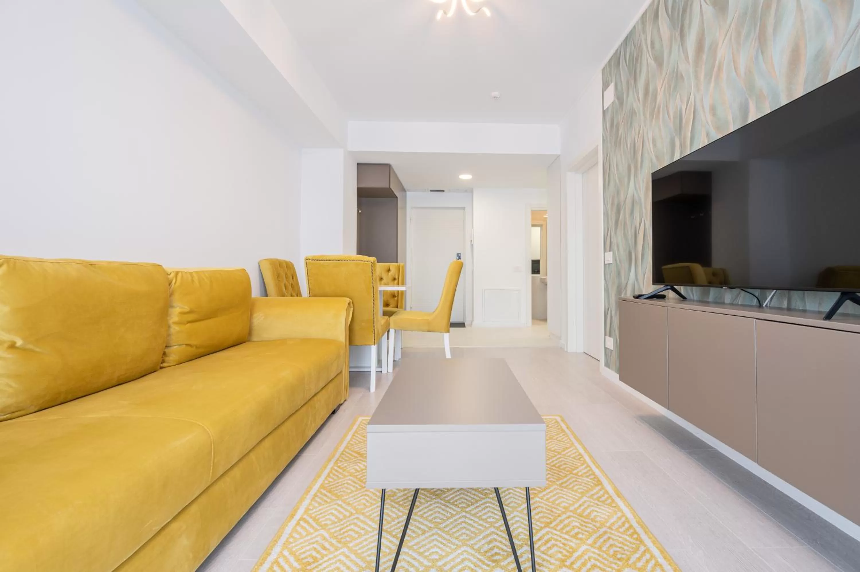 TV and multimedia in Prima by the River