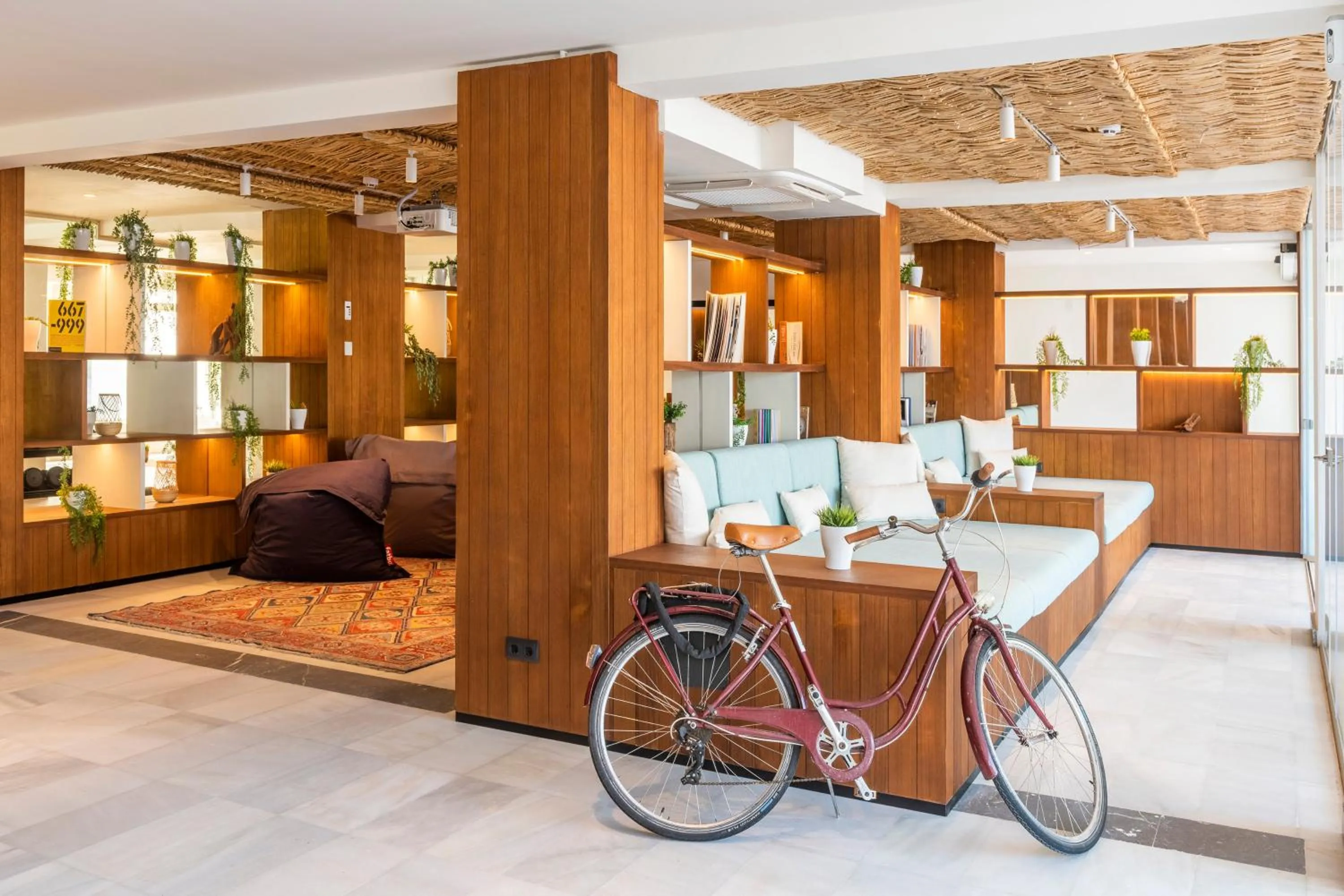 Entertainment in INNSiDE by Meliá Alcudia