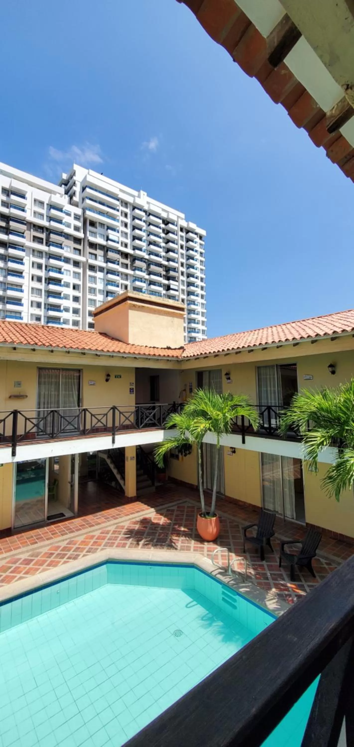 Property building, Swimming Pool in Najhomi Beach