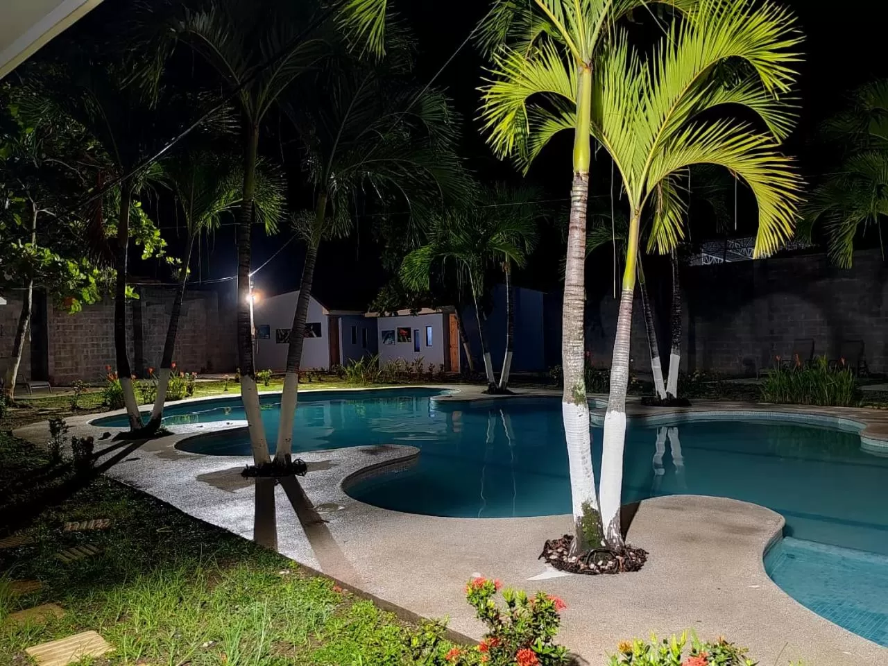 Property building, Swimming Pool in Hotel Catappa