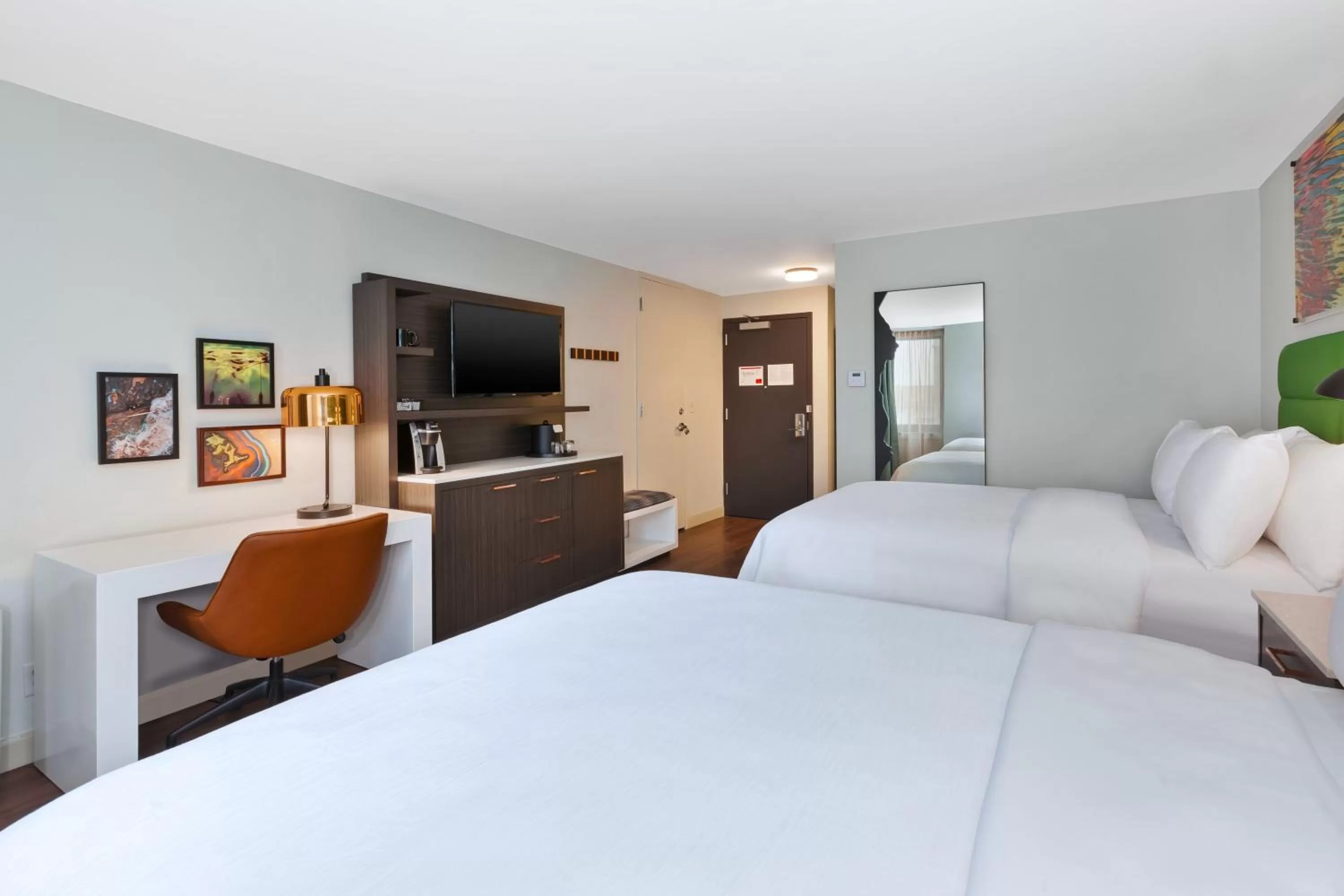 Photo of the whole room, Bed in Hotel Indigo Rochester - Mayo Clinic Area by IHG