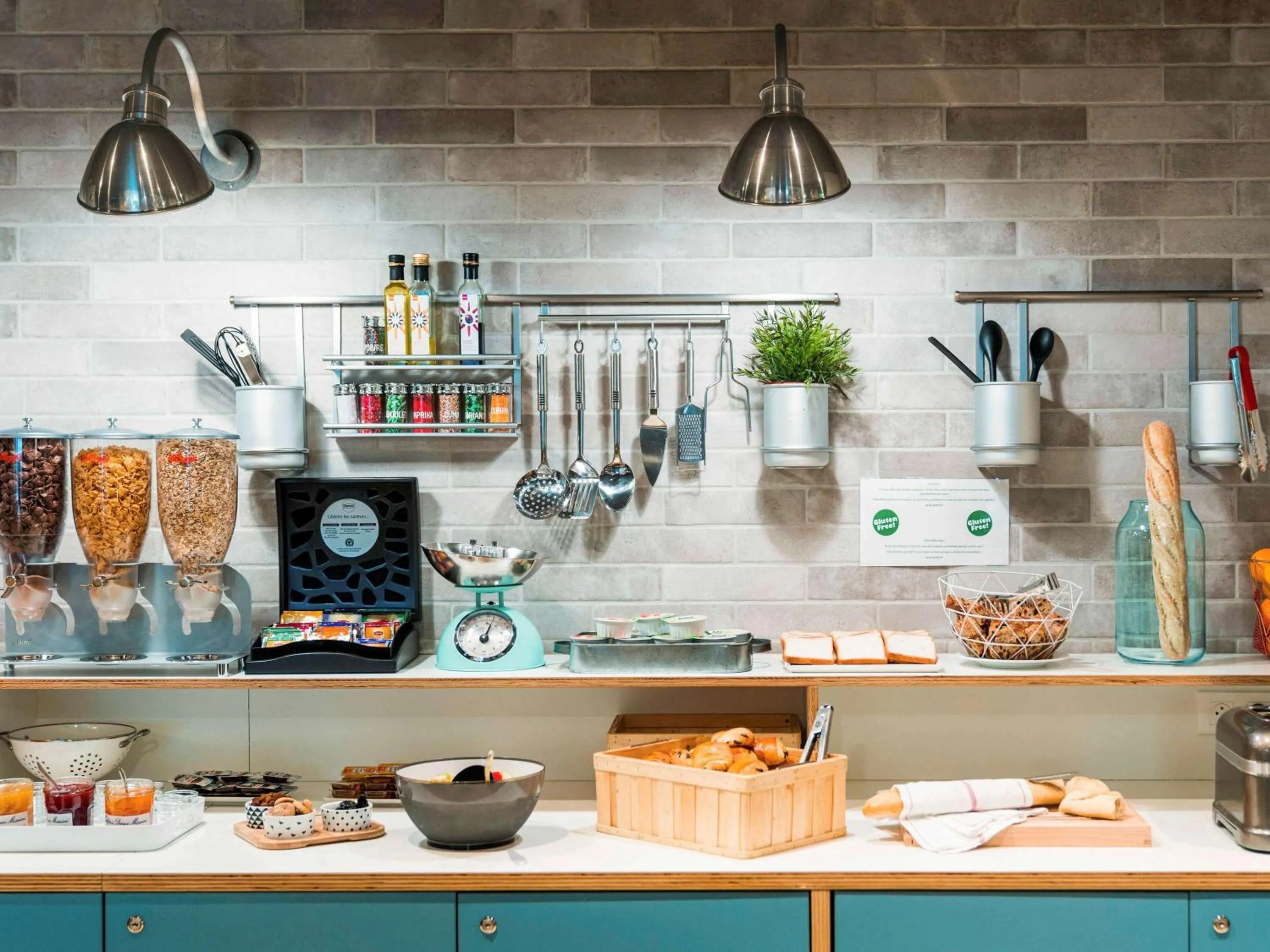 Restaurant/places to eat in Ibis Styles Paris Place d'Italie - Butte Aux Cailles