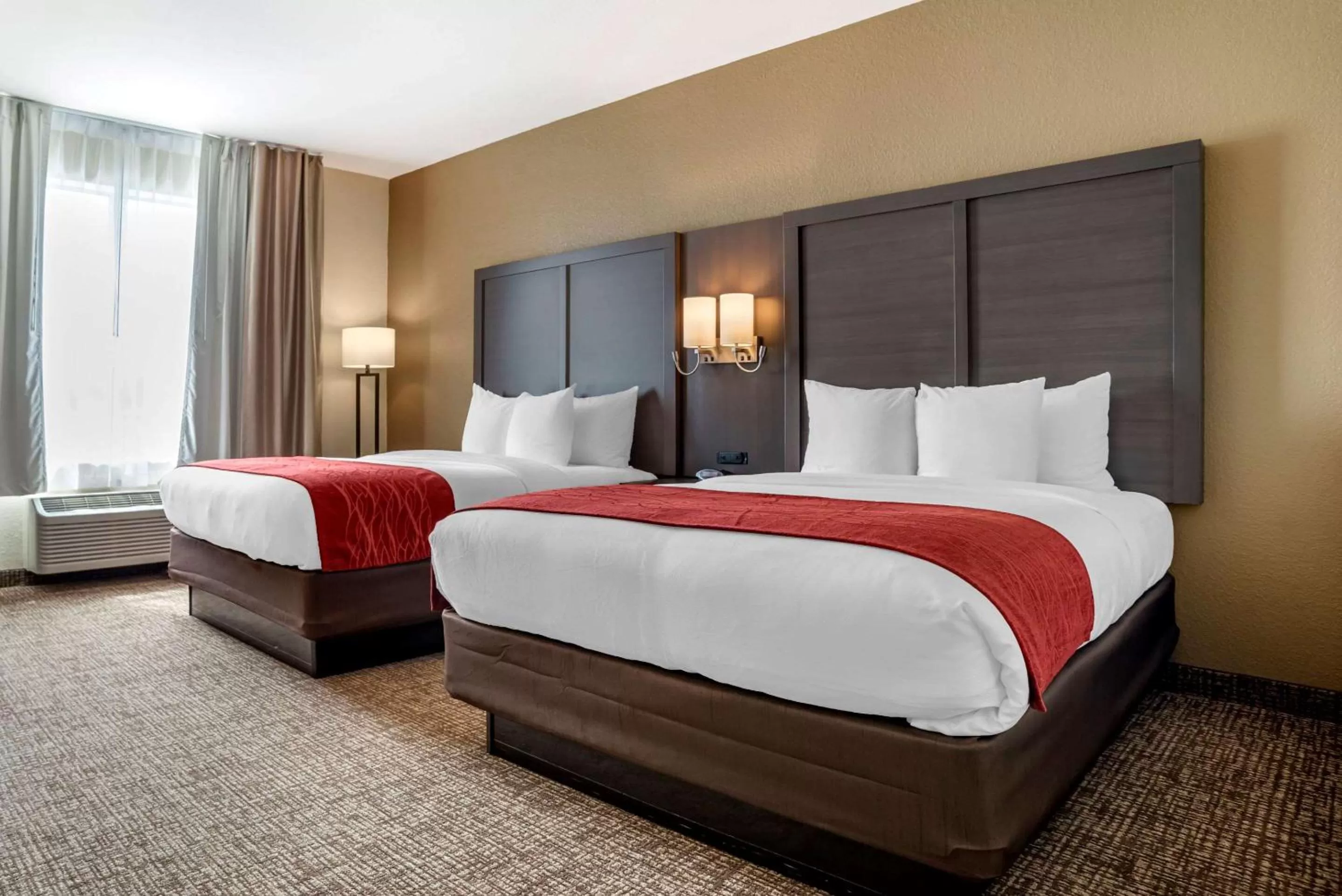 Photo of the whole room, Bed in Comfort Inn & Suites Millbrook-Prattville