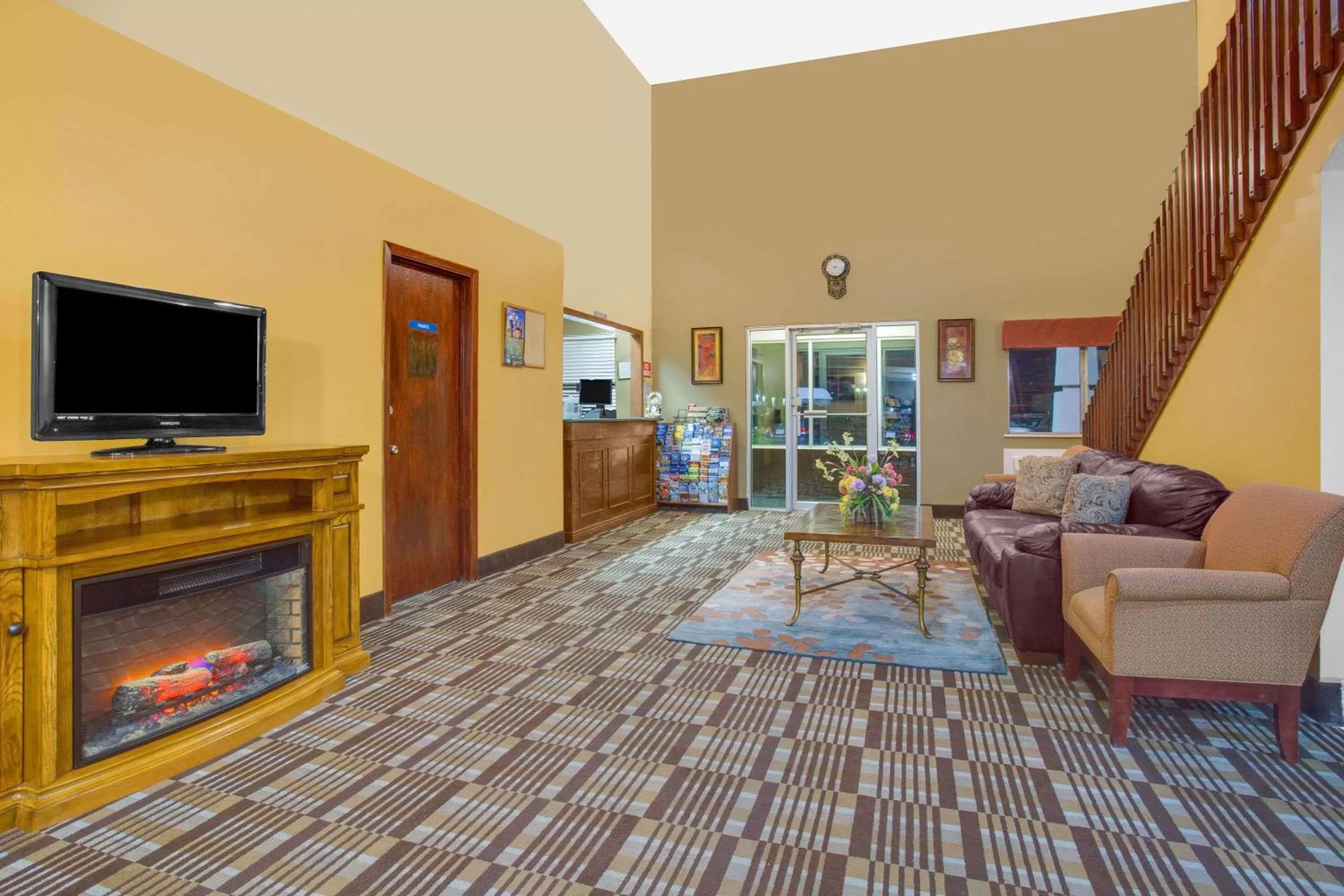 Lobby or reception in Days Inn by Wyndham North Platte