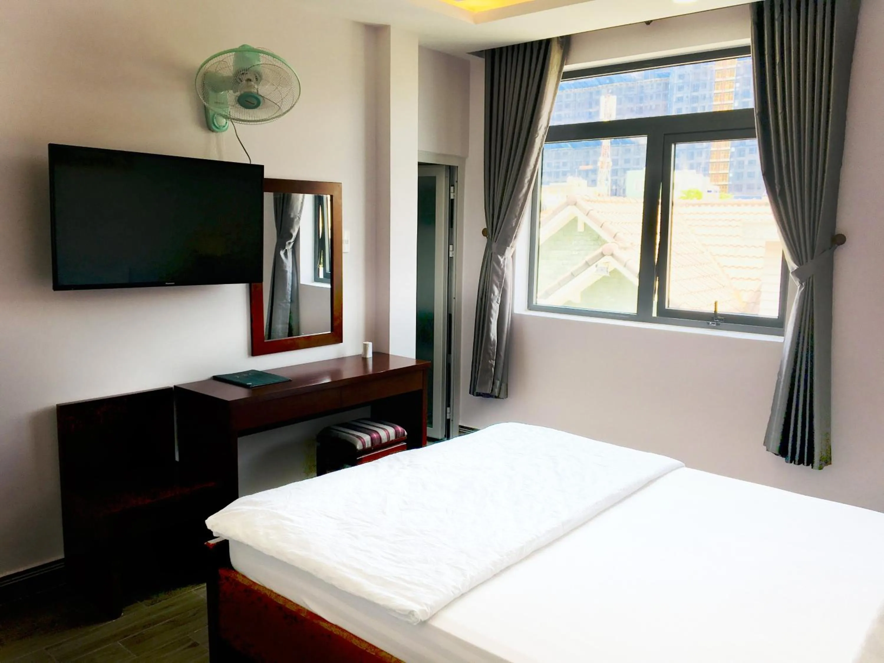 Bed in QUEEN VICTORIA Hotel