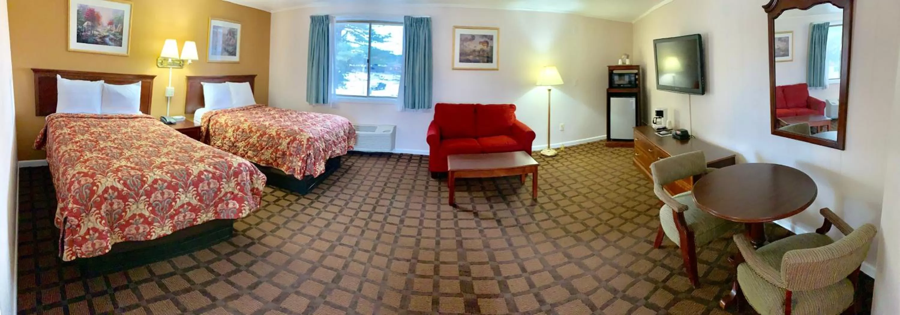 TV and multimedia, Bed in EastGate Inn