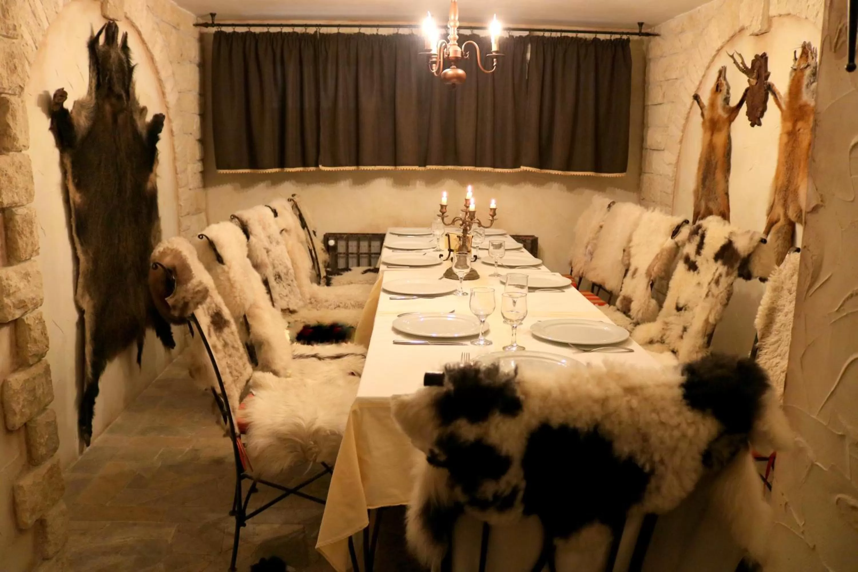 Restaurant/places to eat in Castel Transilvania