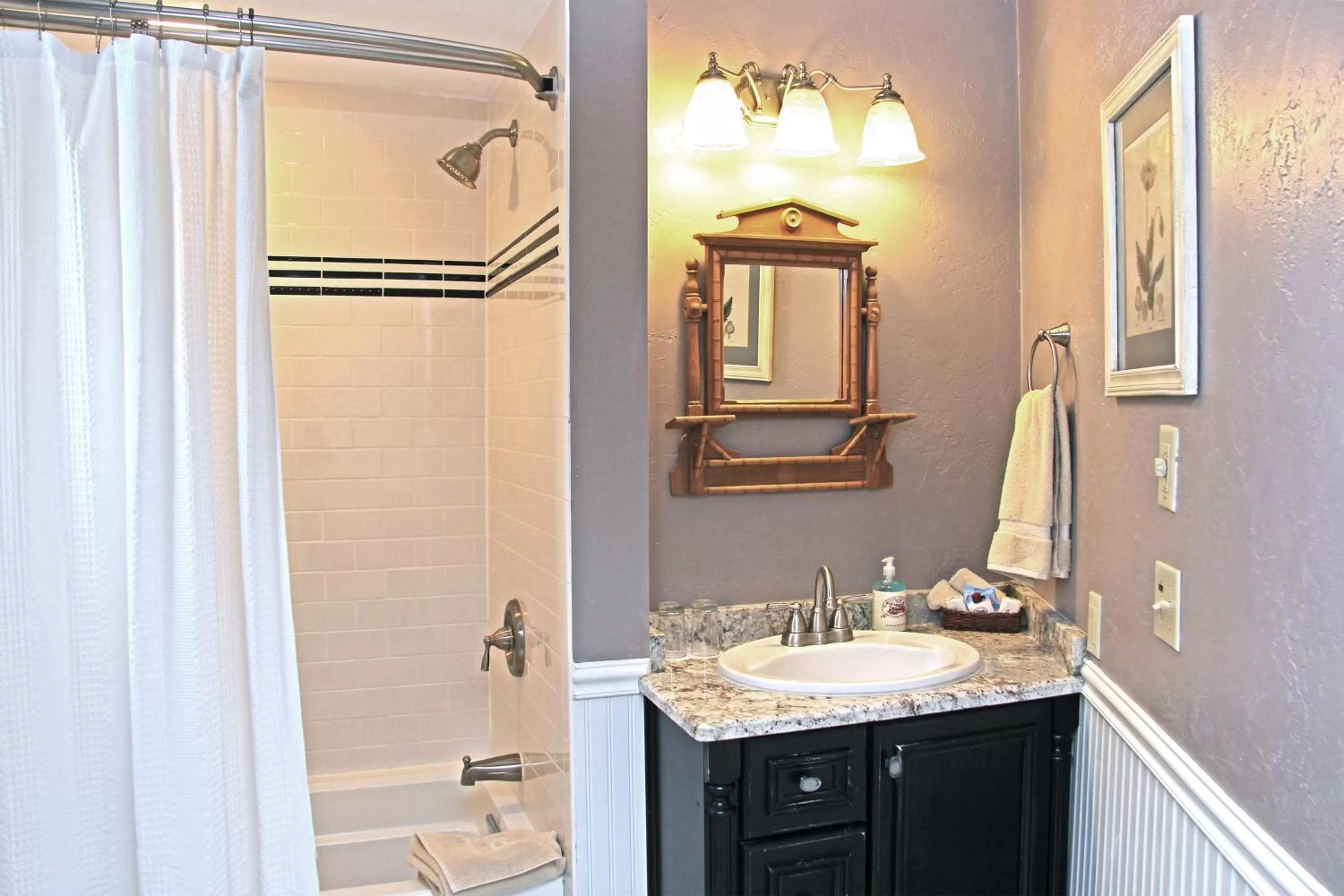 Bathroom in Eagle Harbor Inn