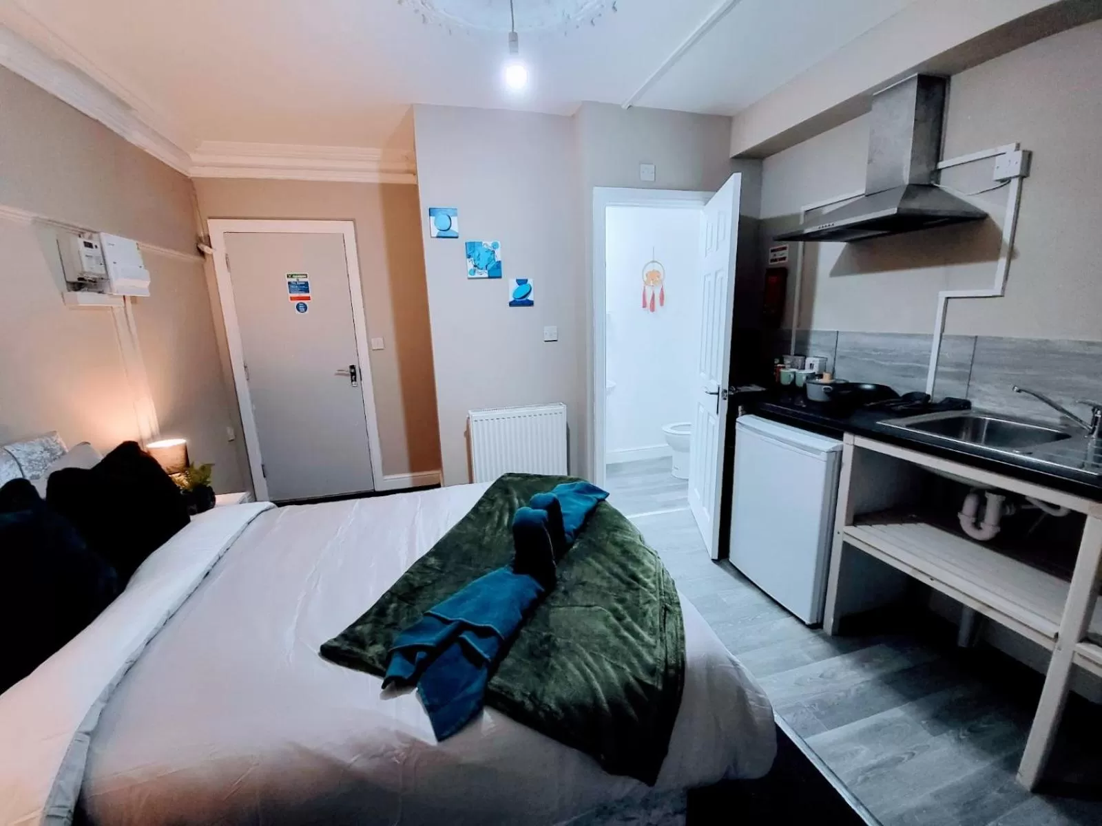 Bed in Easy Living Nottingham - Burns Street