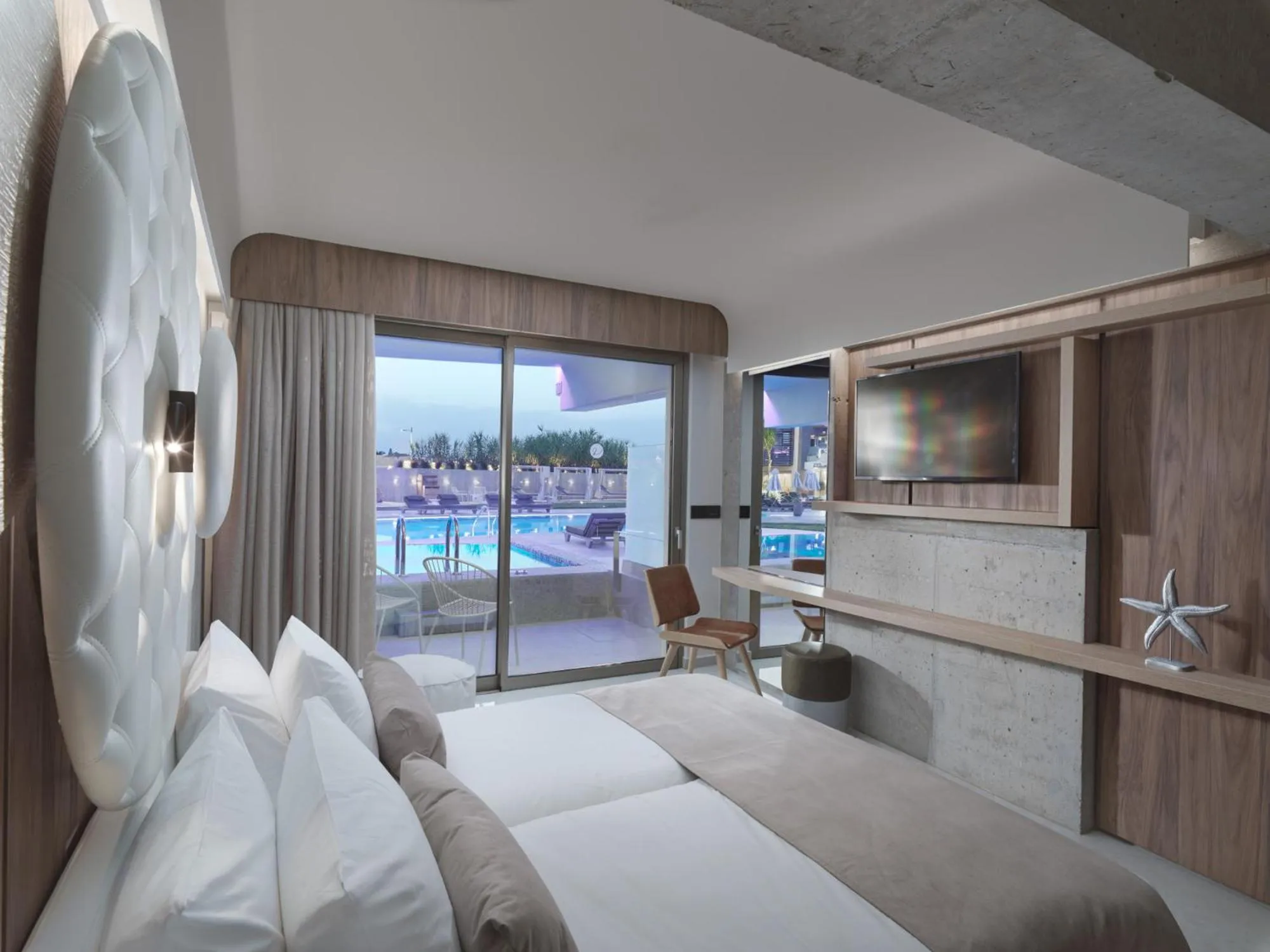 Photo of the whole room, Bed in Nautilux Rethymno by Mage Hotels