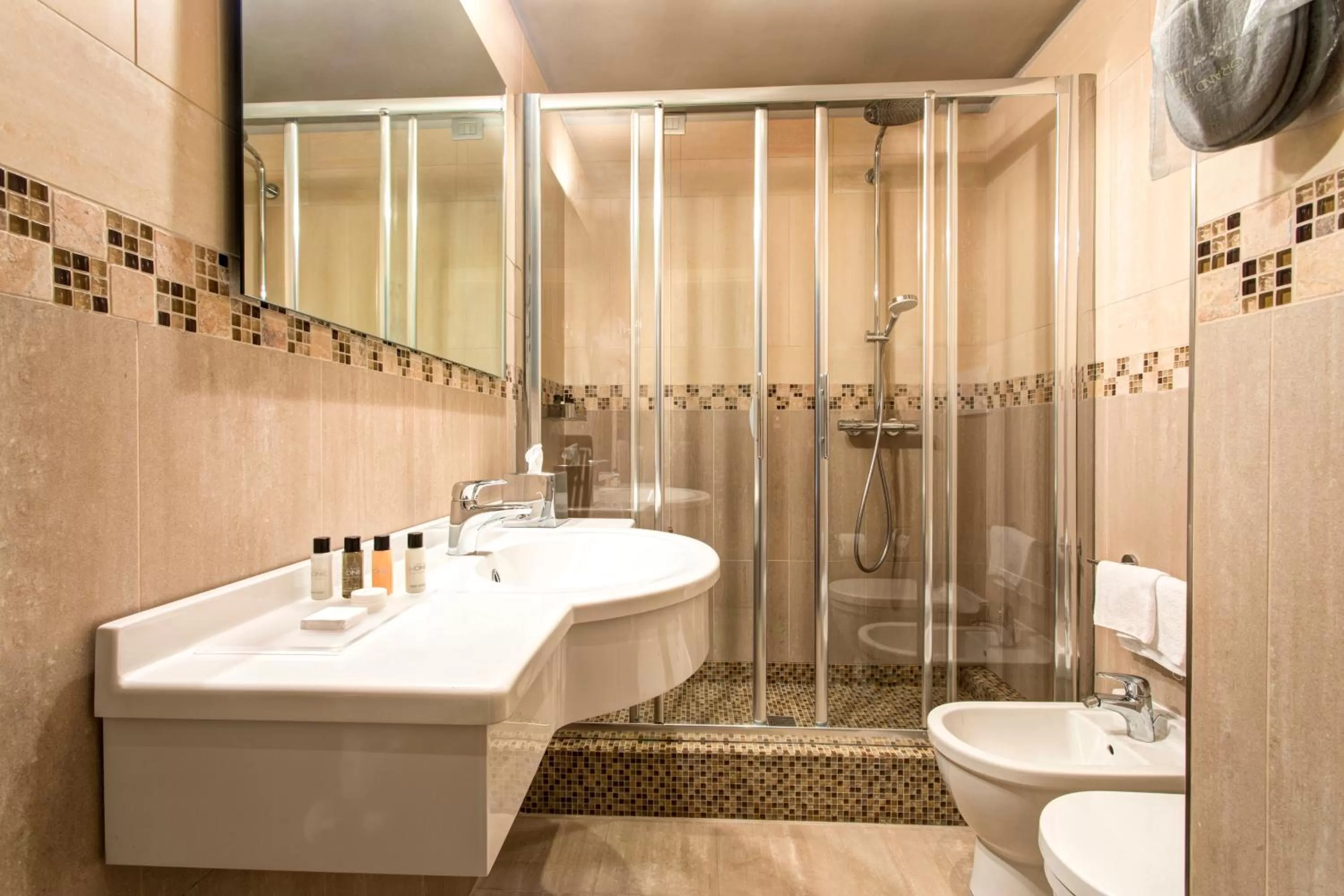 Bathroom in Hotel Indigo Verona - Grand Hotel Des Arts by IHG