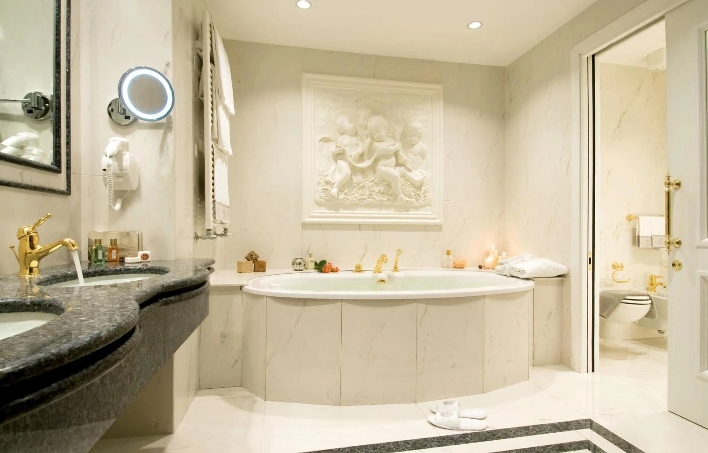 Bathroom in Grand Hotel Dino