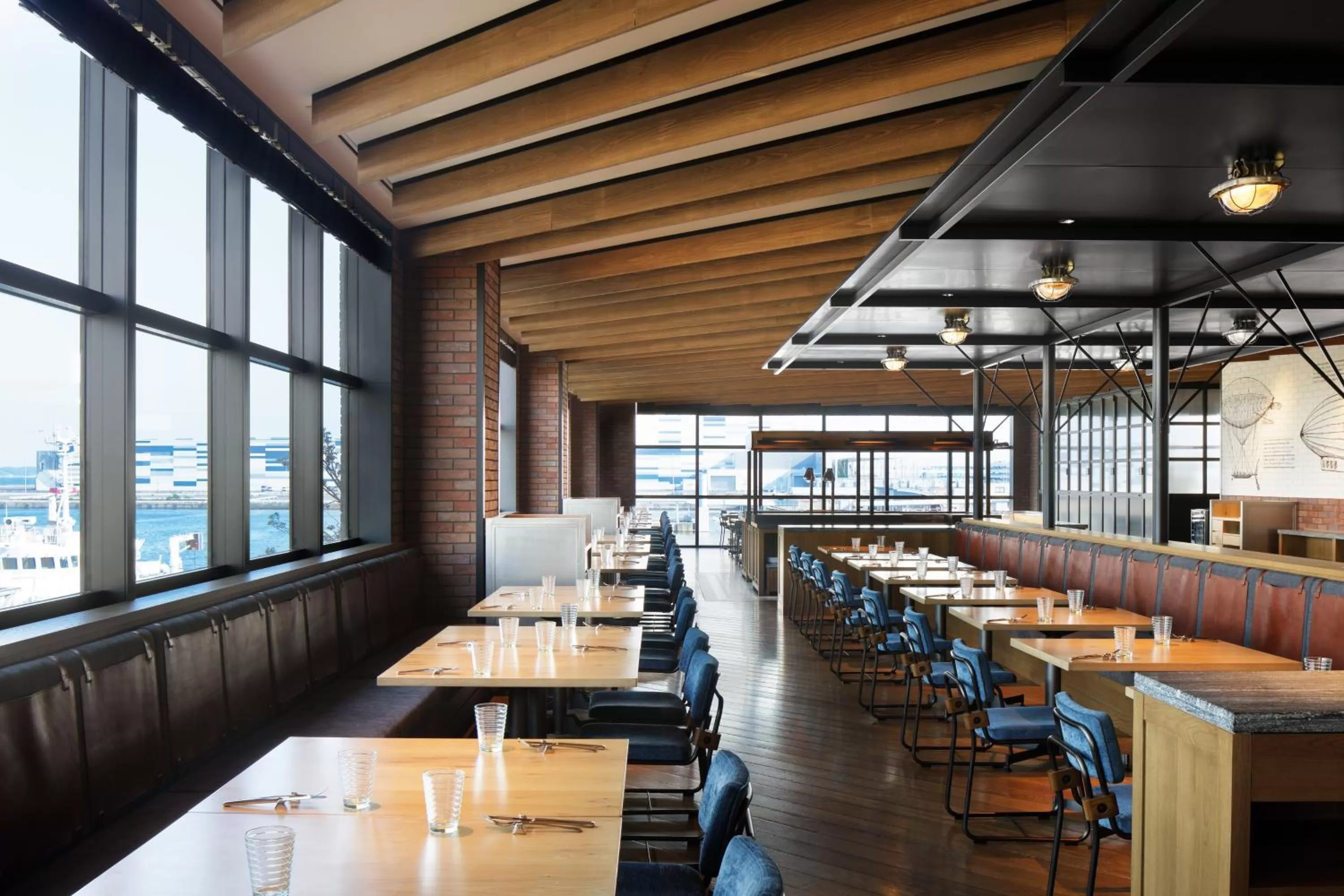 Restaurant/places to eat in Four Points by Sheraton Nagoya, Chubu International Airport