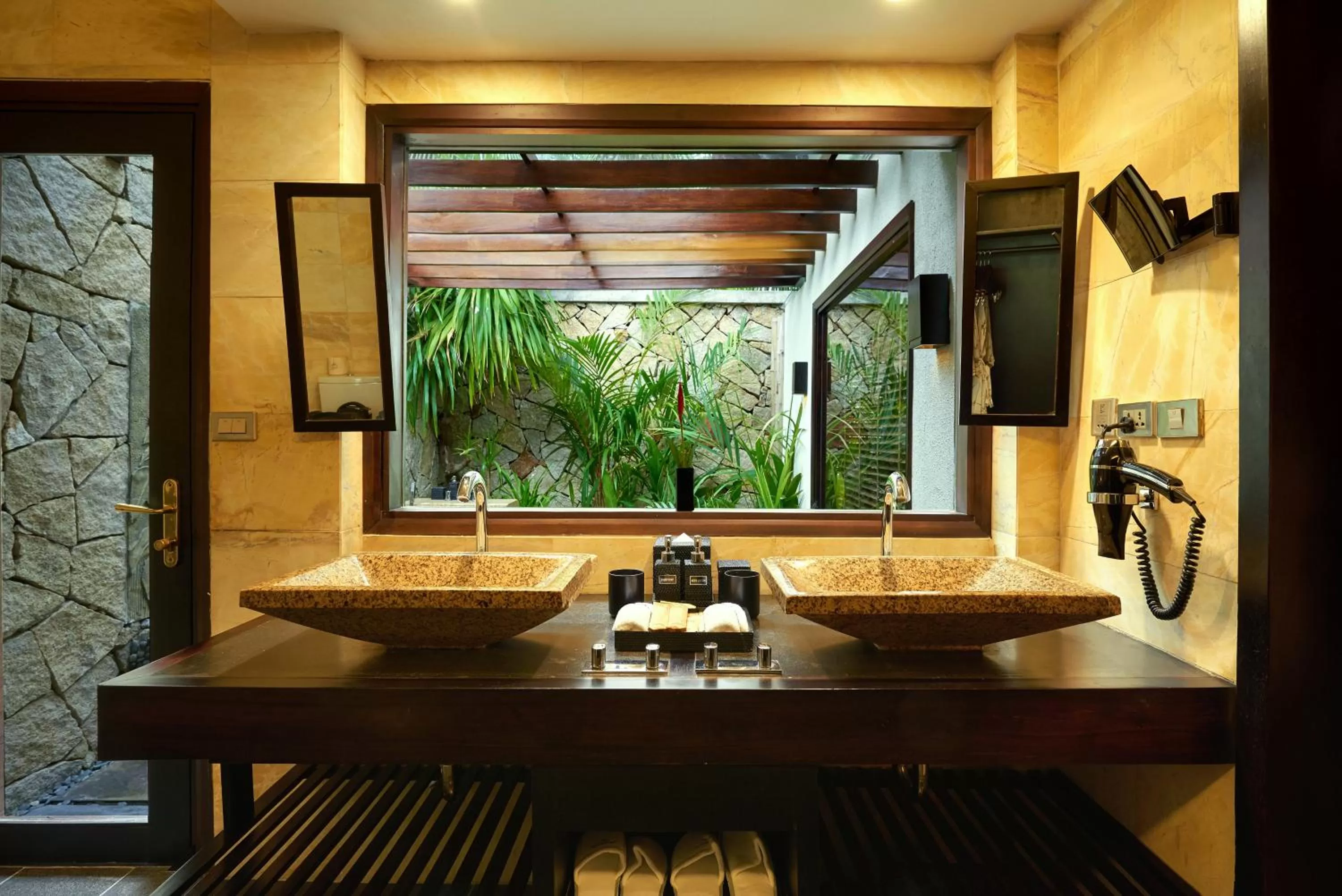 Shower in Amiana Resort Nha Trang