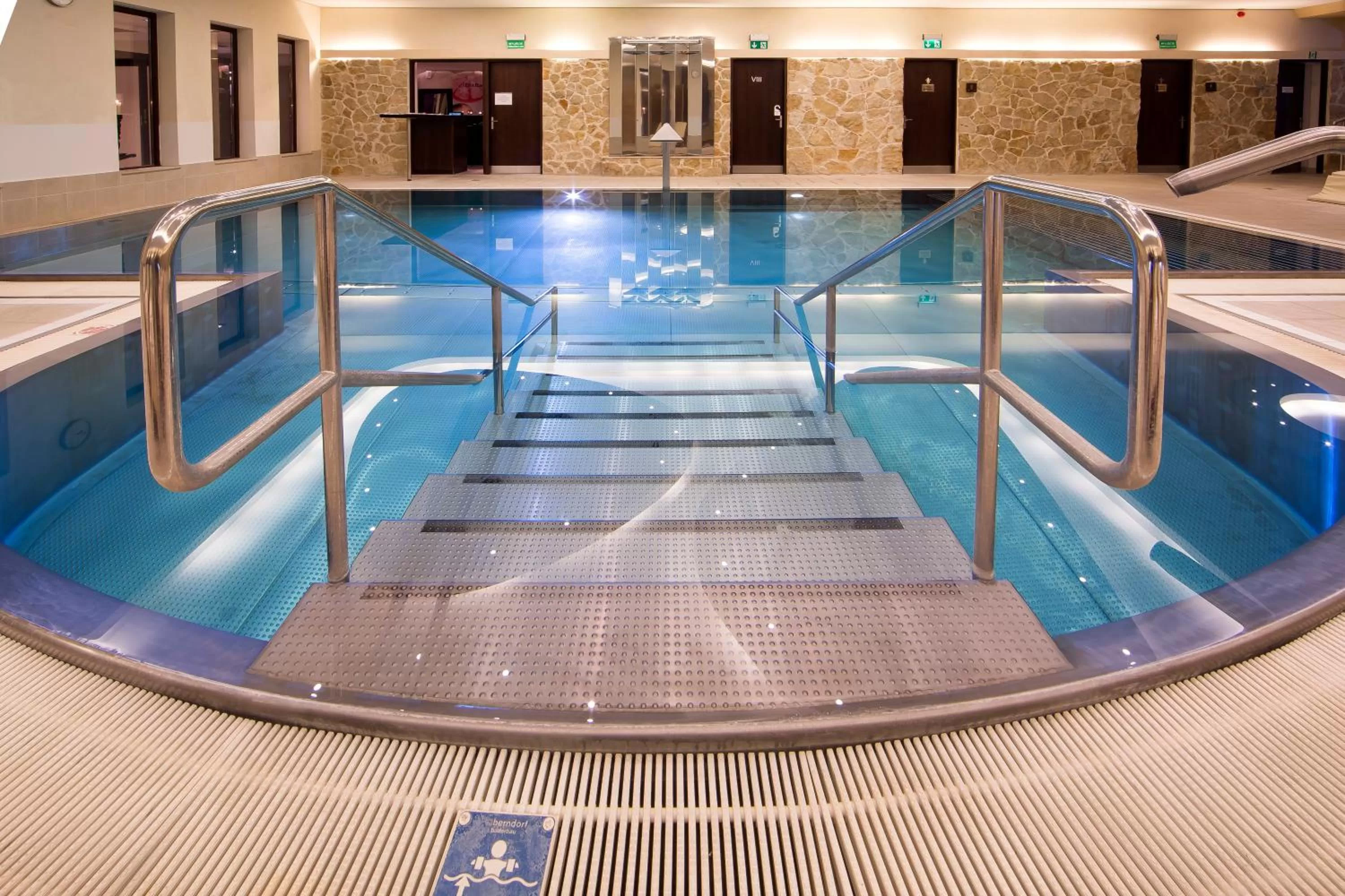 Swimming pool in Hotel Król Kazimierz