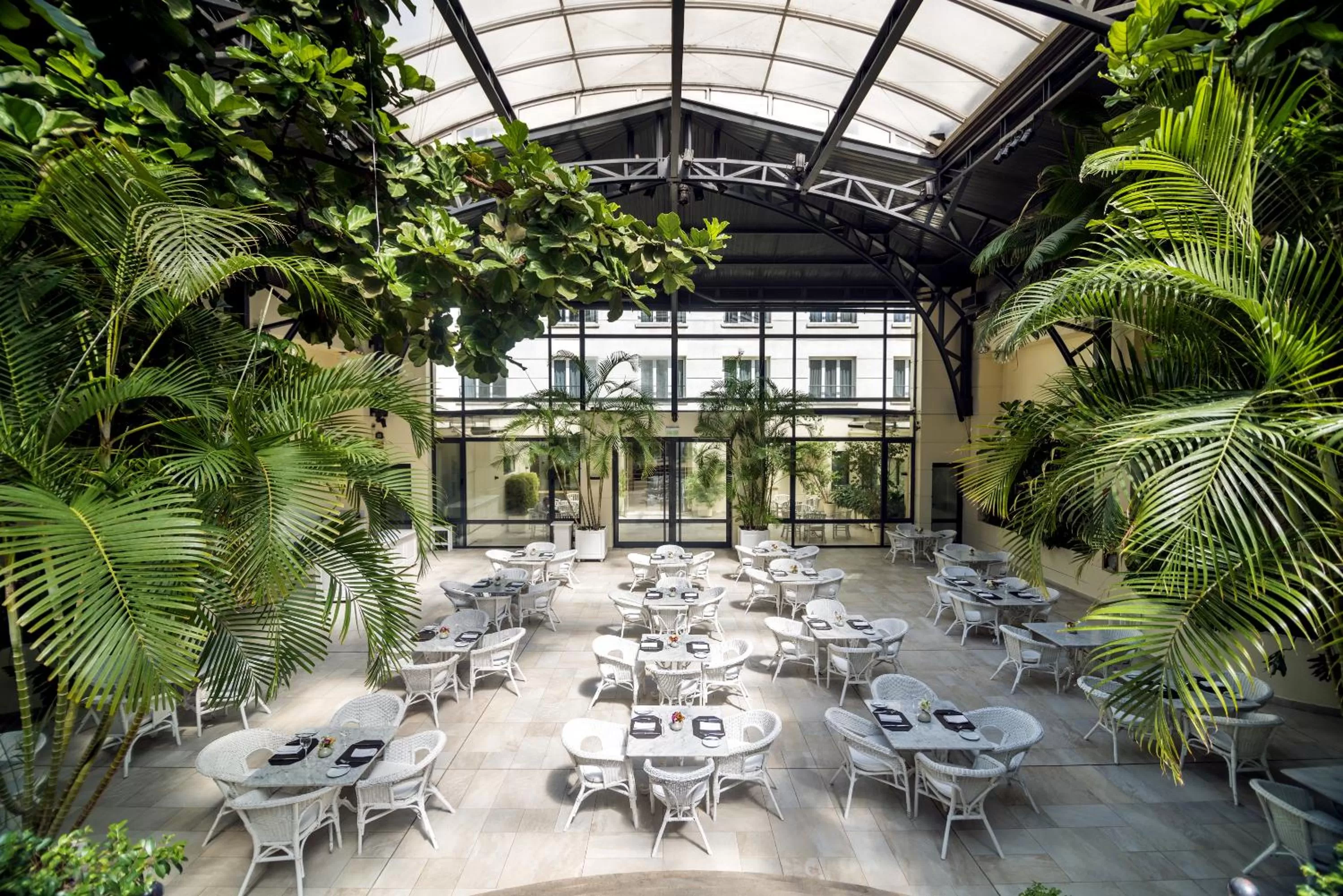 Restaurant/places to eat in Loi Suites Recoleta Hotel