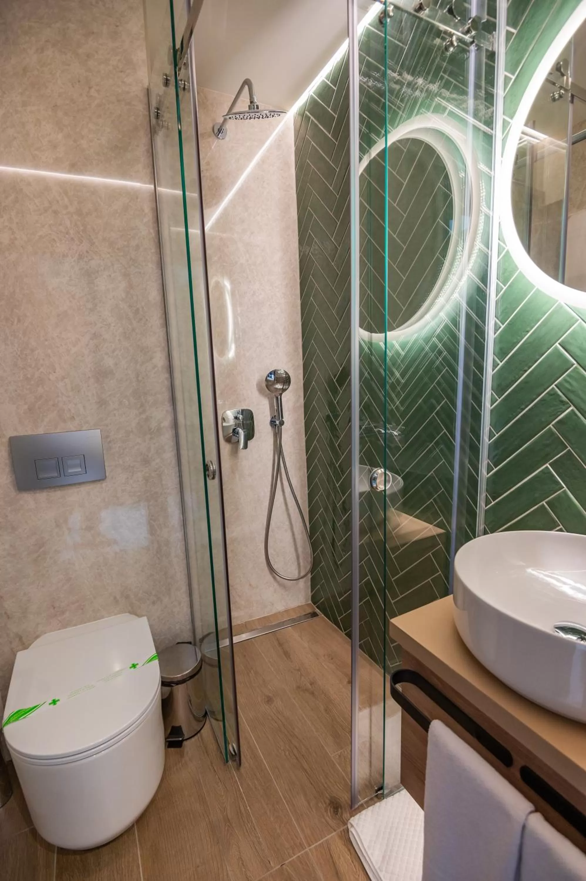 Shower in Hotel Codrişor