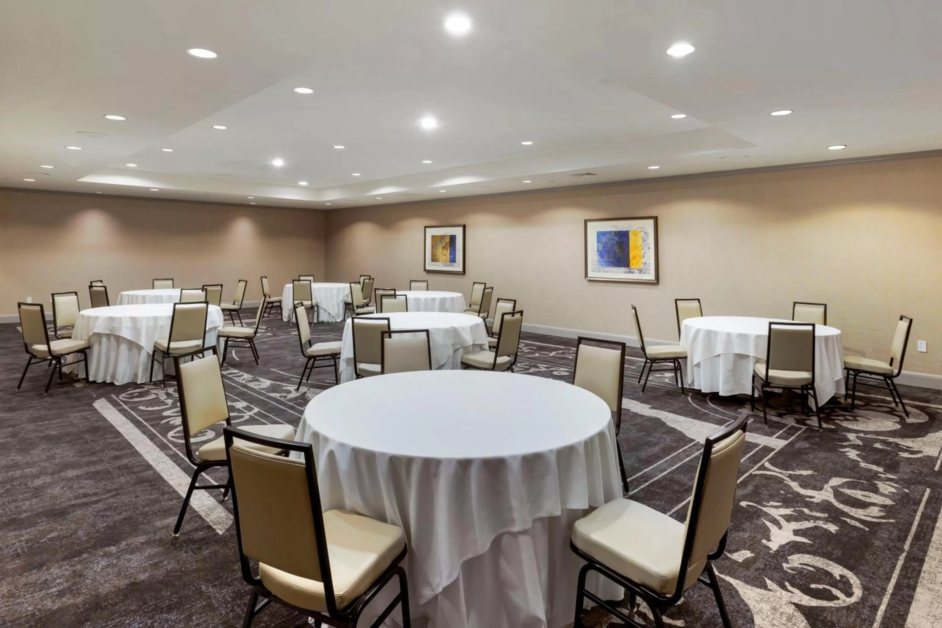 Meeting/conference room in Omni New Haven Hotel at Yale