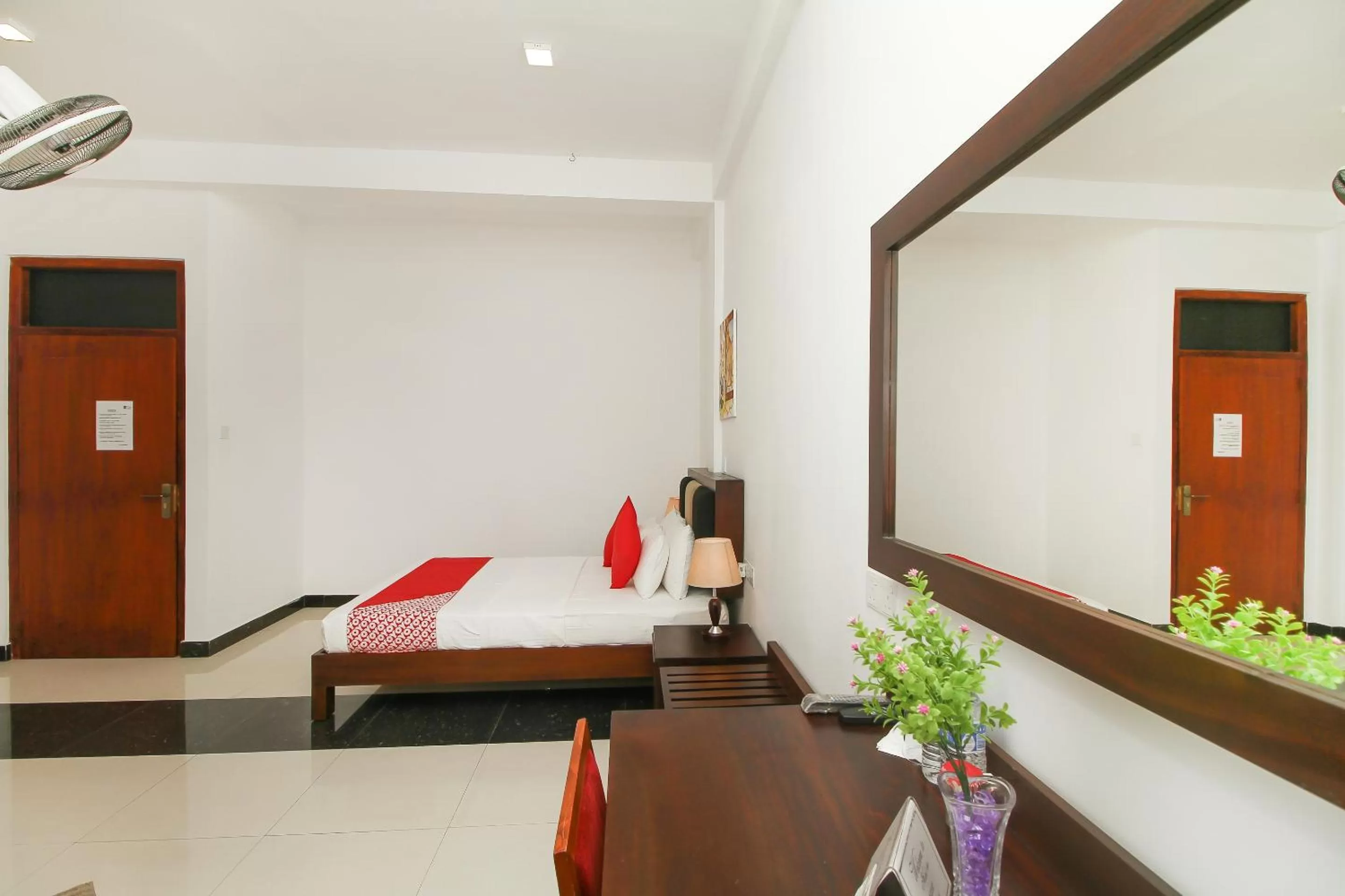 Bedroom, Bed in Hotel 198 Negombo