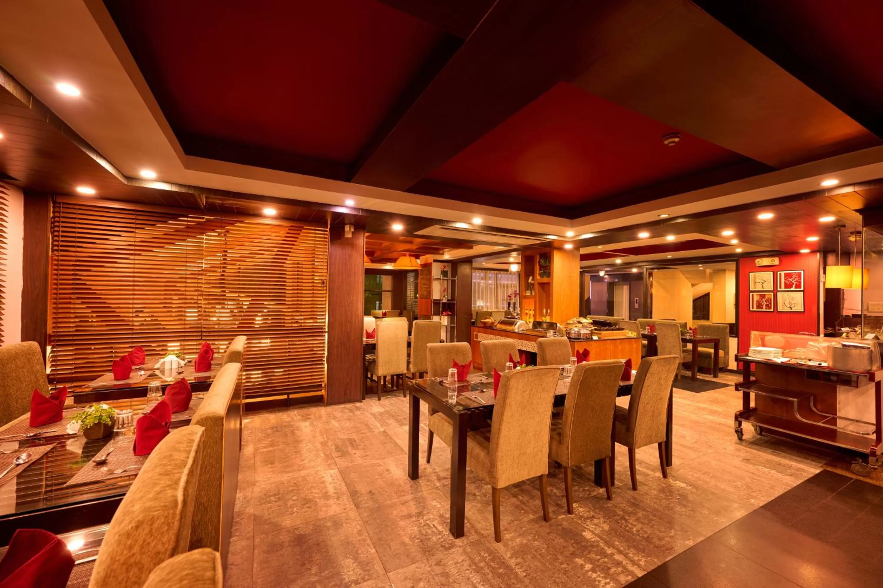Restaurant/places to eat in Renest River Country Resort Manali