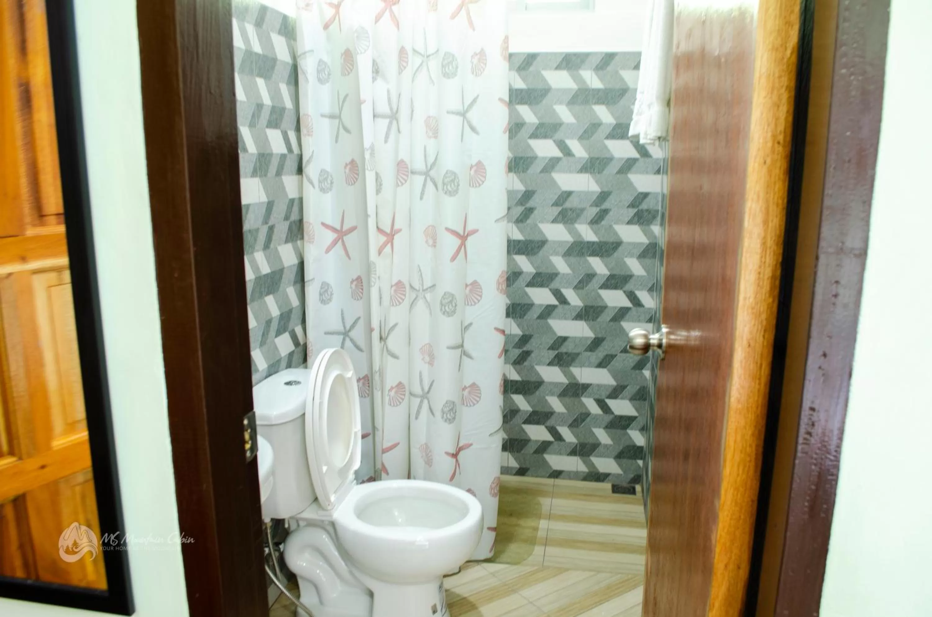 Shower in MS Mountain Cabin