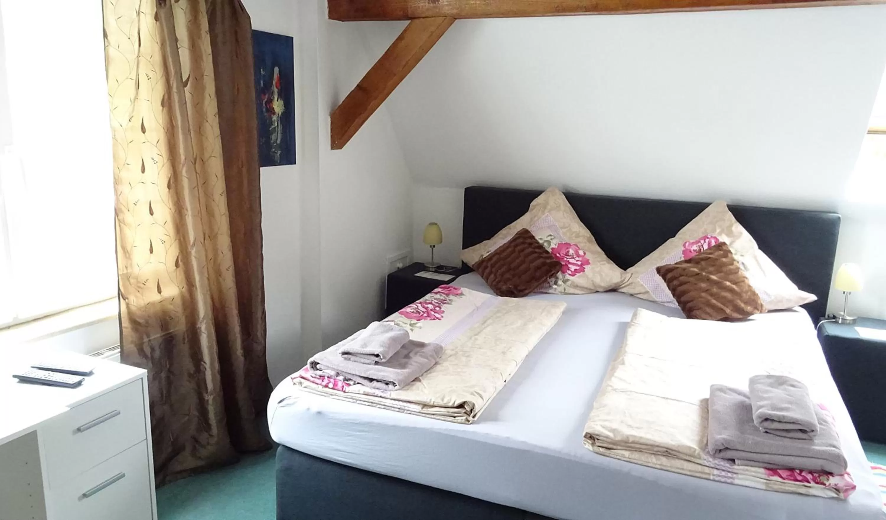 Bed in Alb Hotel Schalksburg