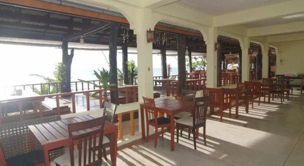Restaurant/places to eat in Lanta Paradise Beach Resort