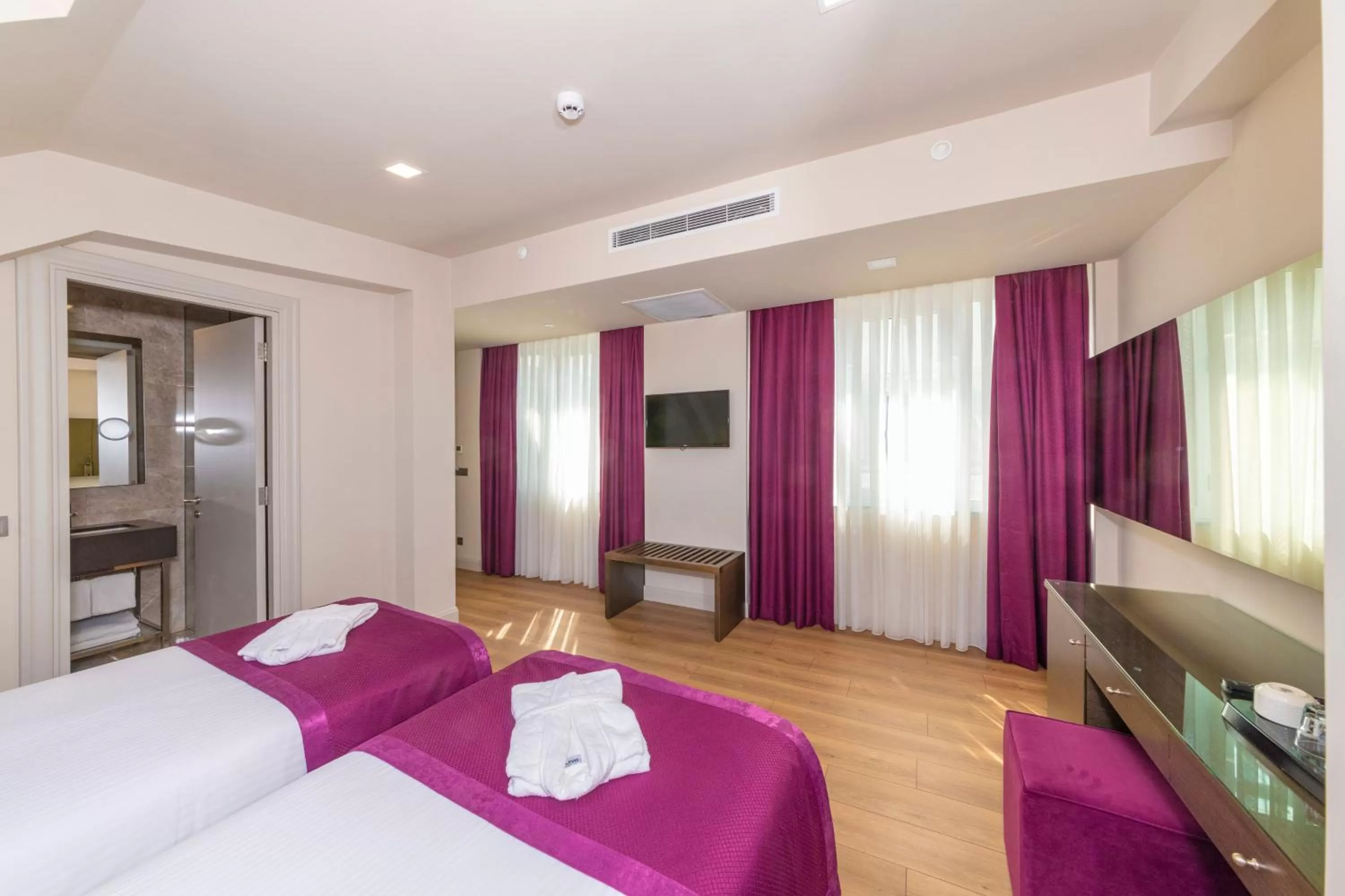 Photo of the whole room, Bed in The Hotel Beyaz Saray & Spa - Special Category