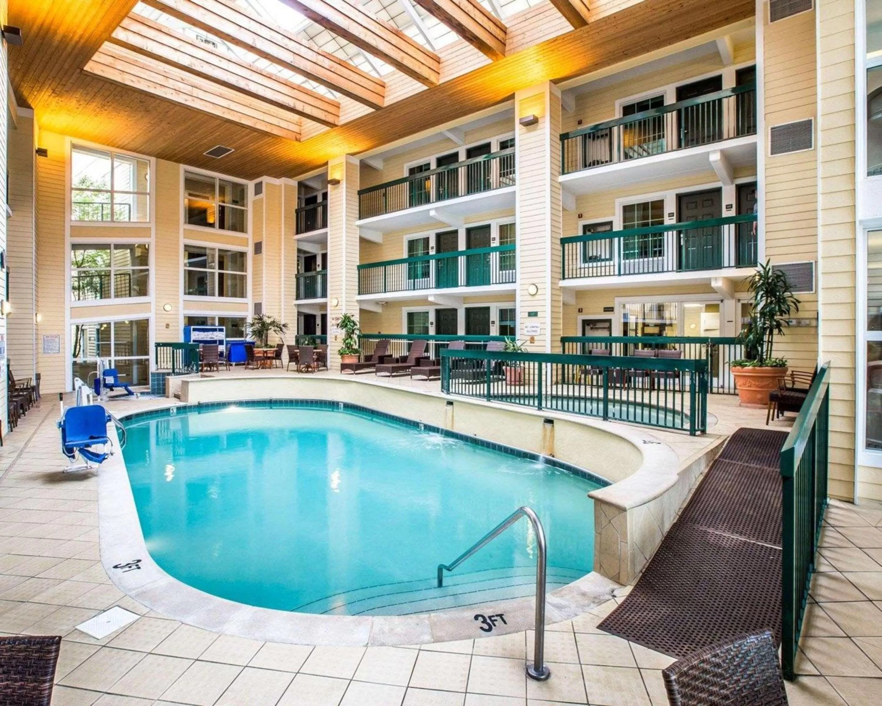 Activities in Econo Lodge Pigeon Forge Riverside